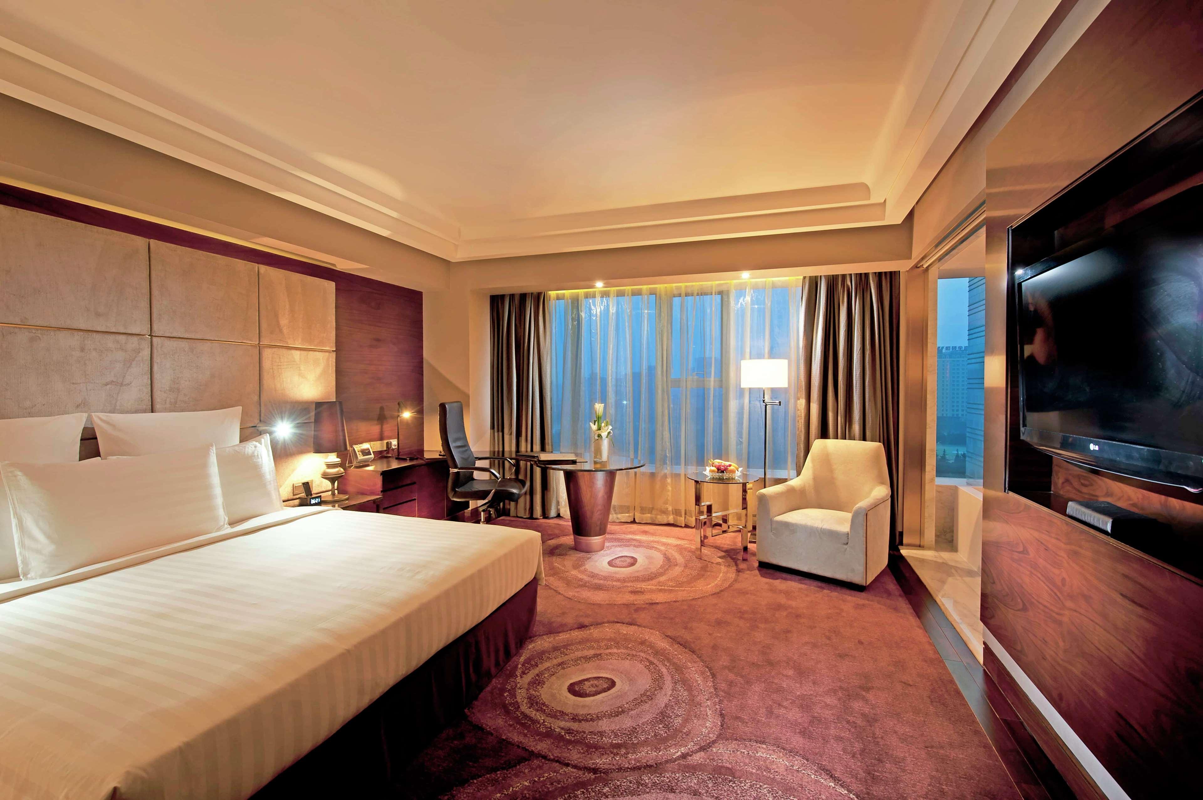 Double Executive King Bed