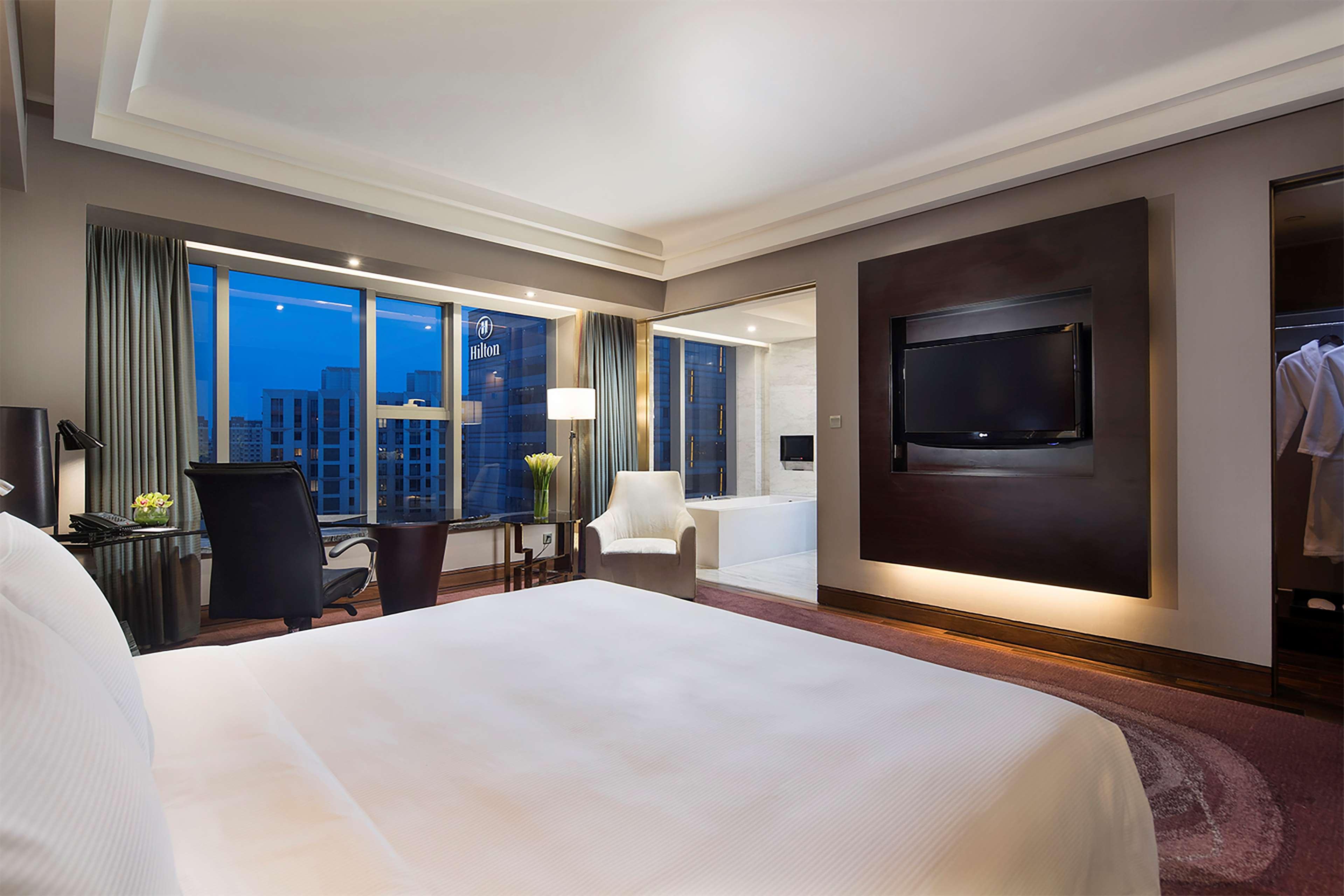 Double Deluxe King Bed