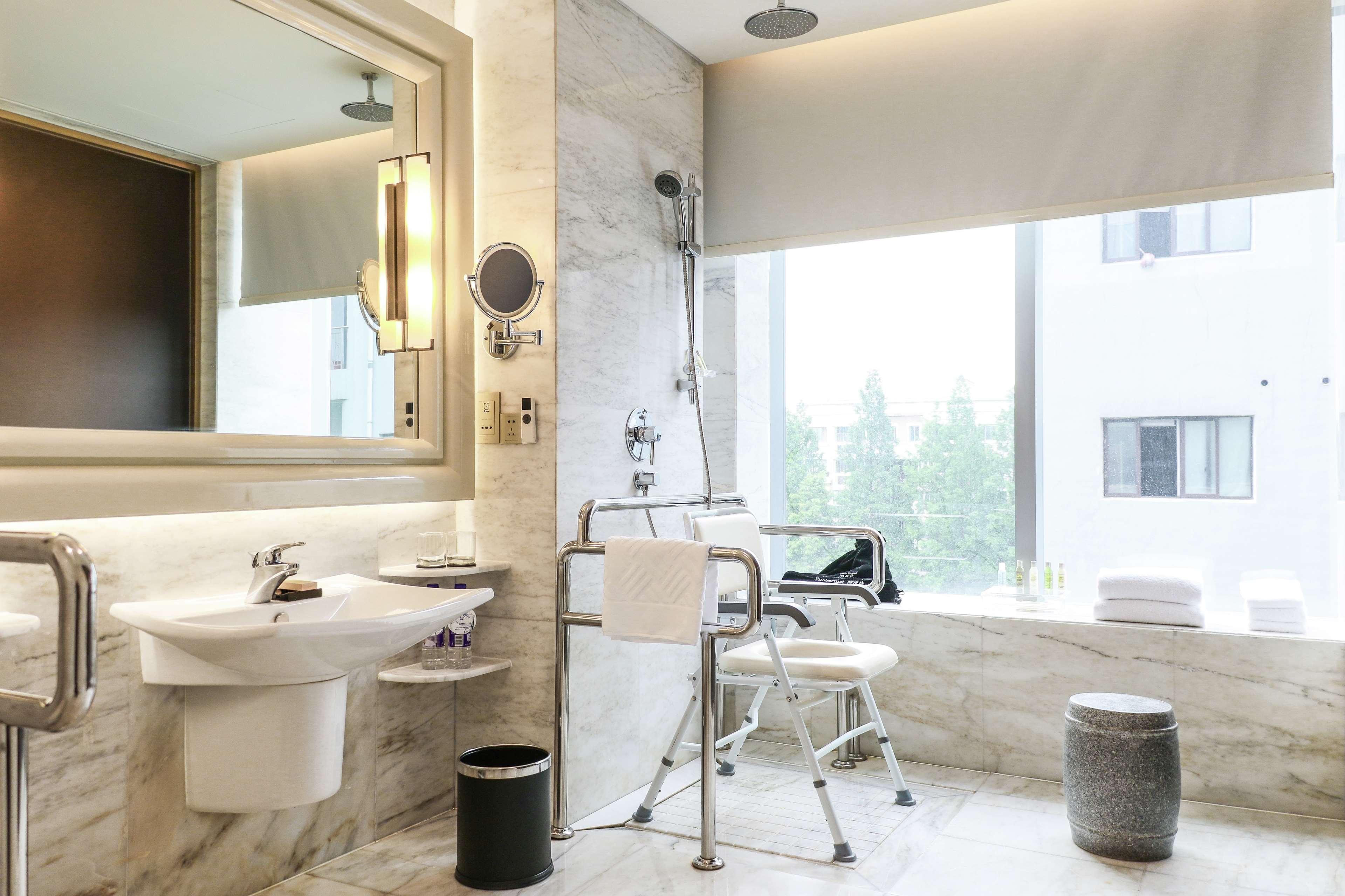 Room Deluxe King Bed