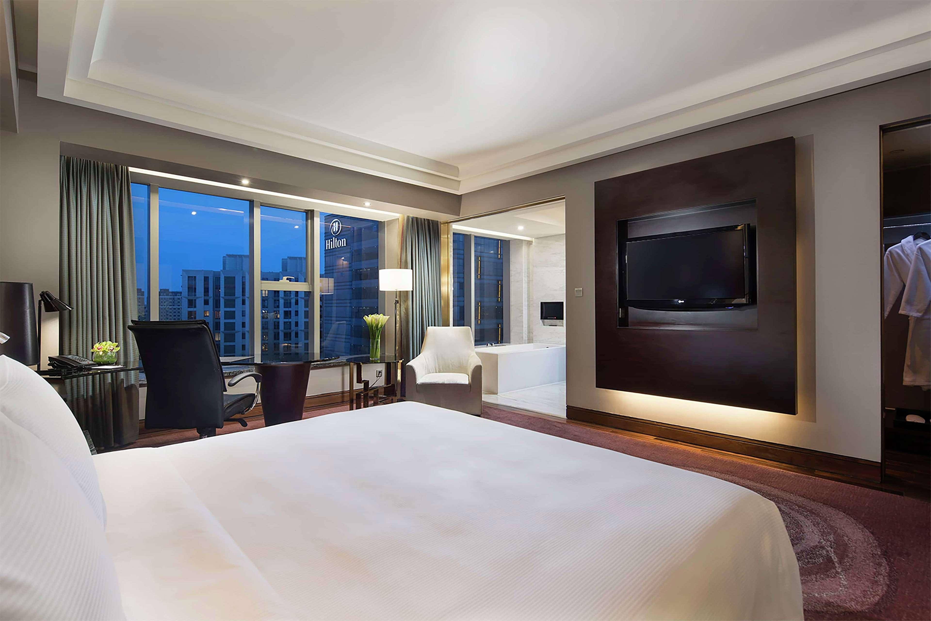 Double Deluxe King Bed