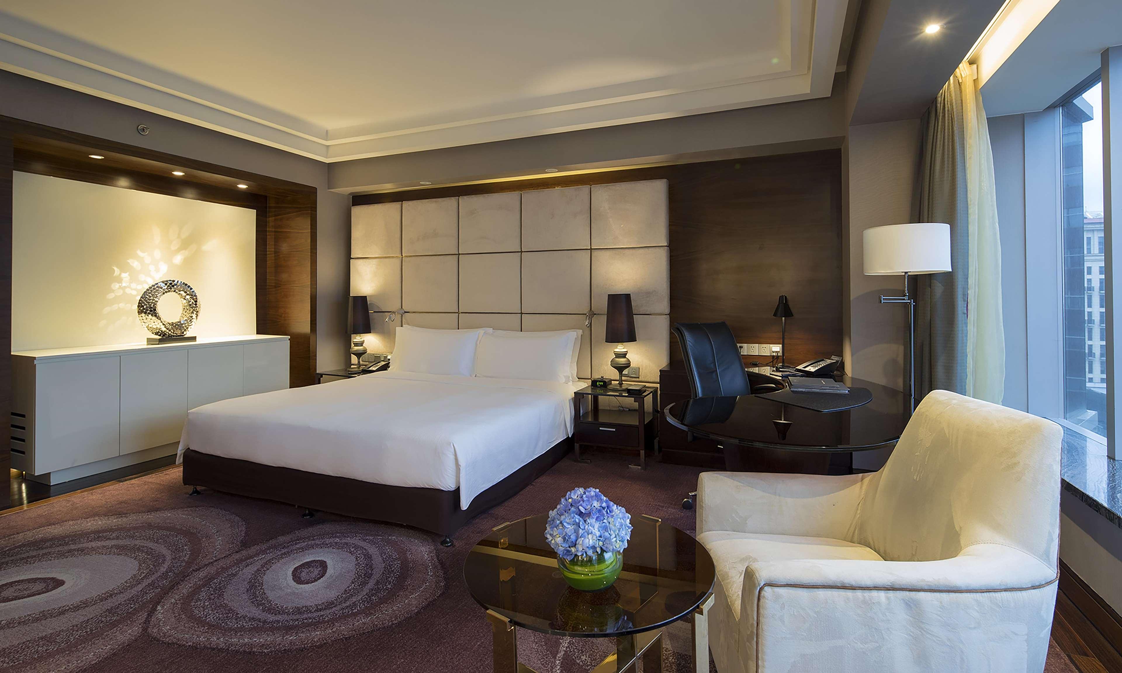 Double Deluxe King Bed