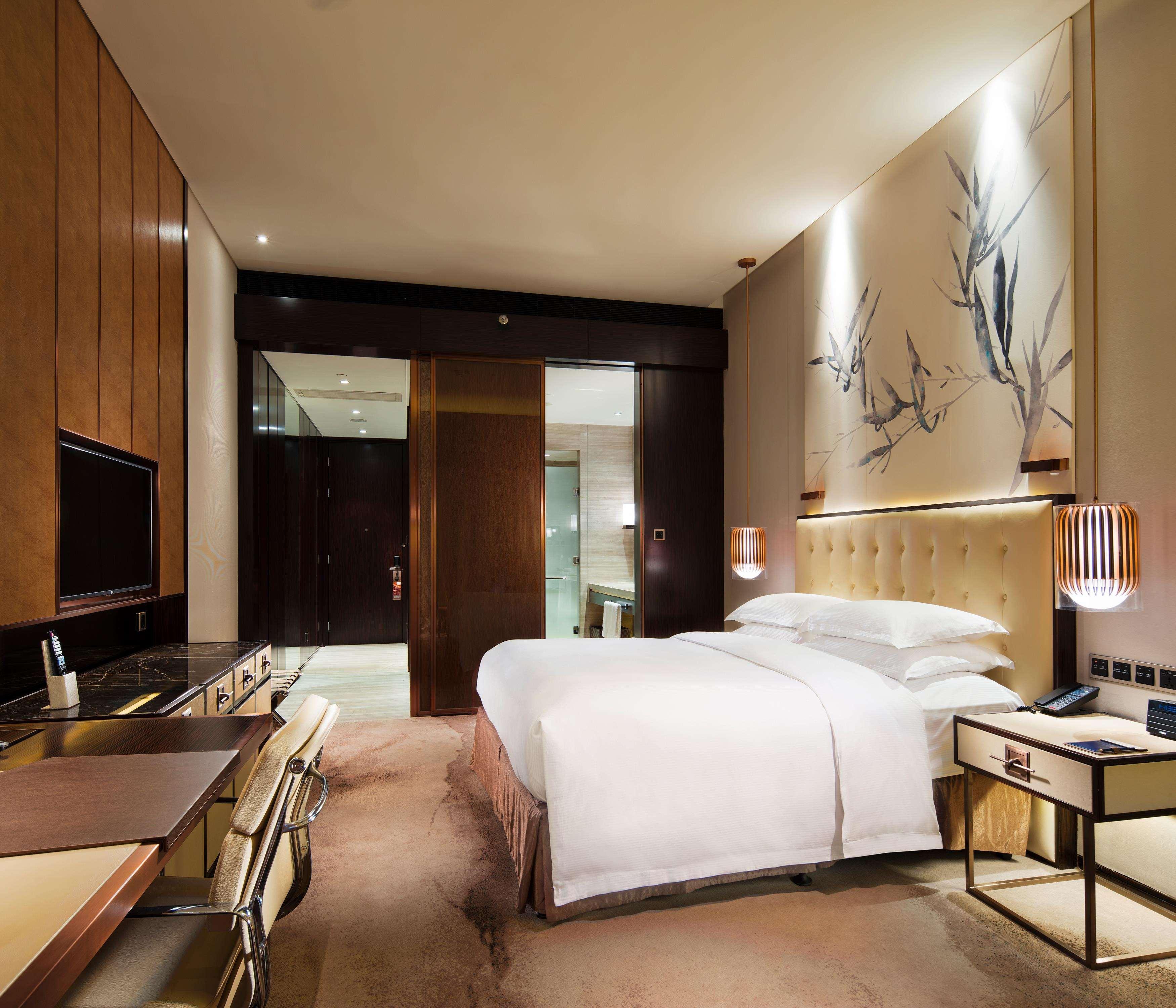 Double Guest Room King Bed