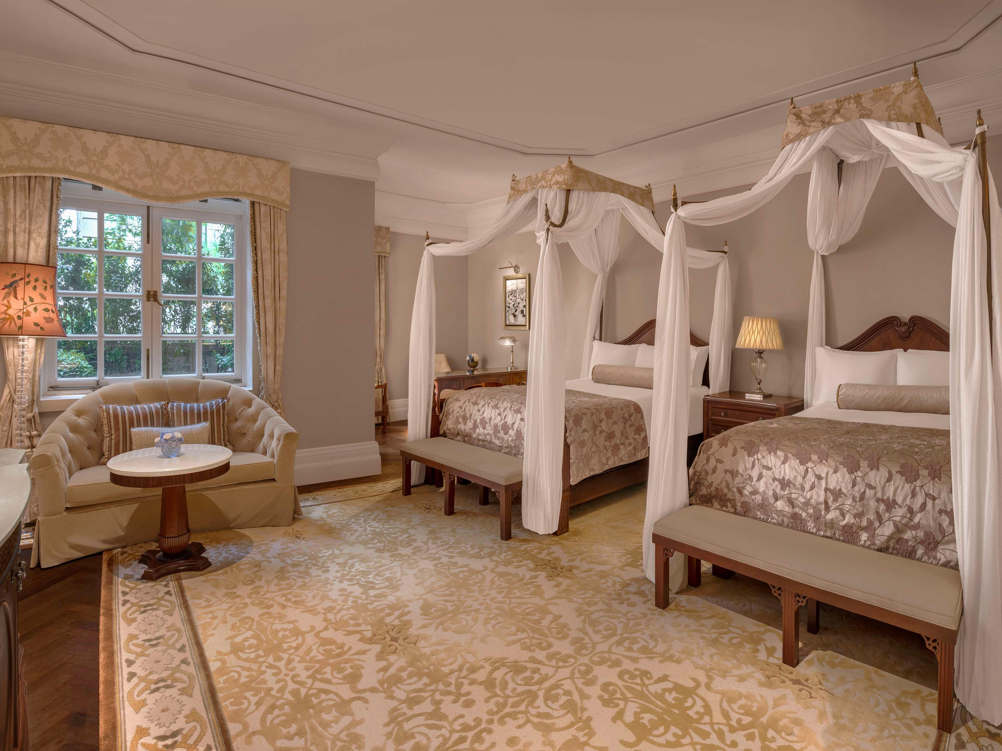 Suite Queen Size Bed