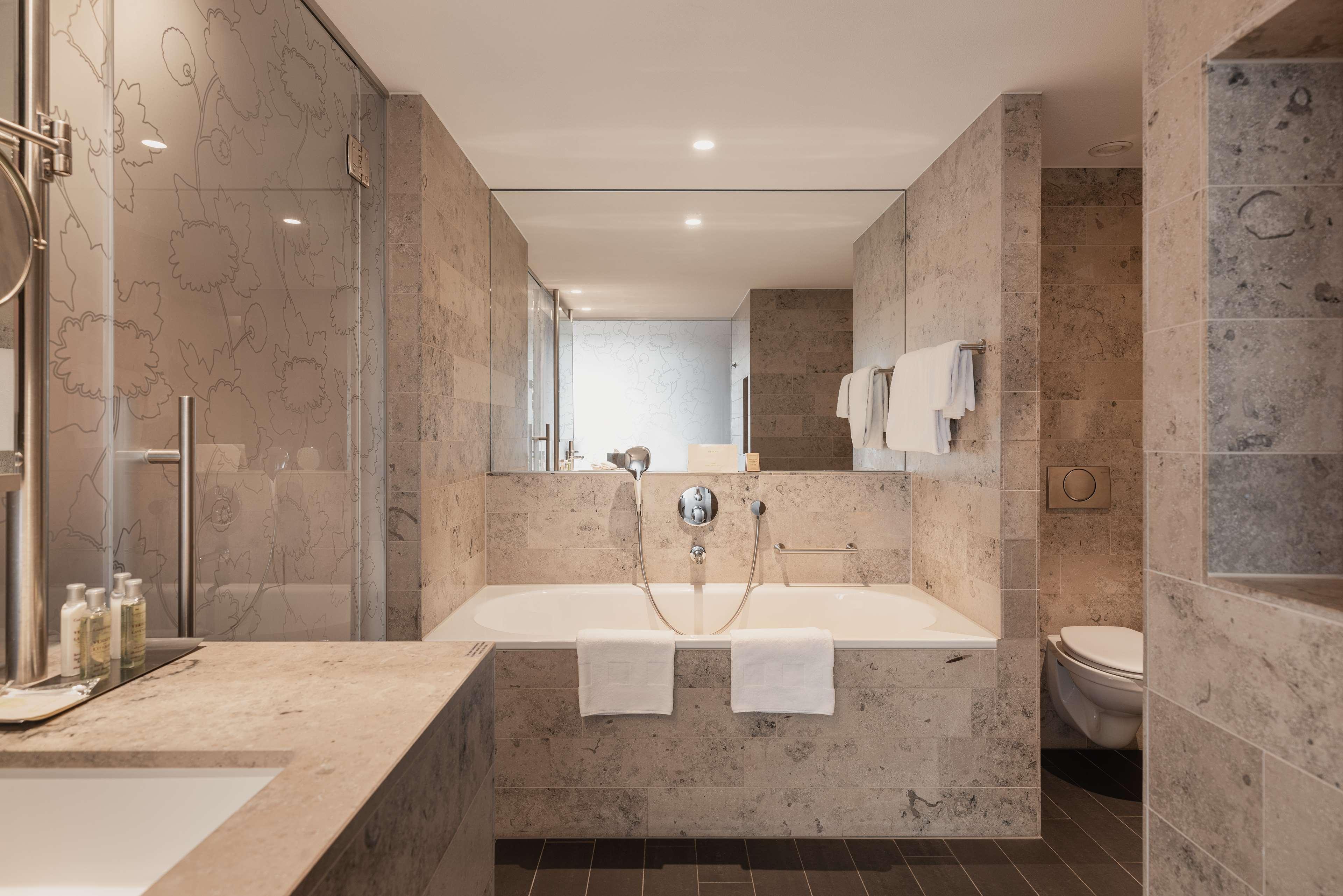 Studio Executive King Bed