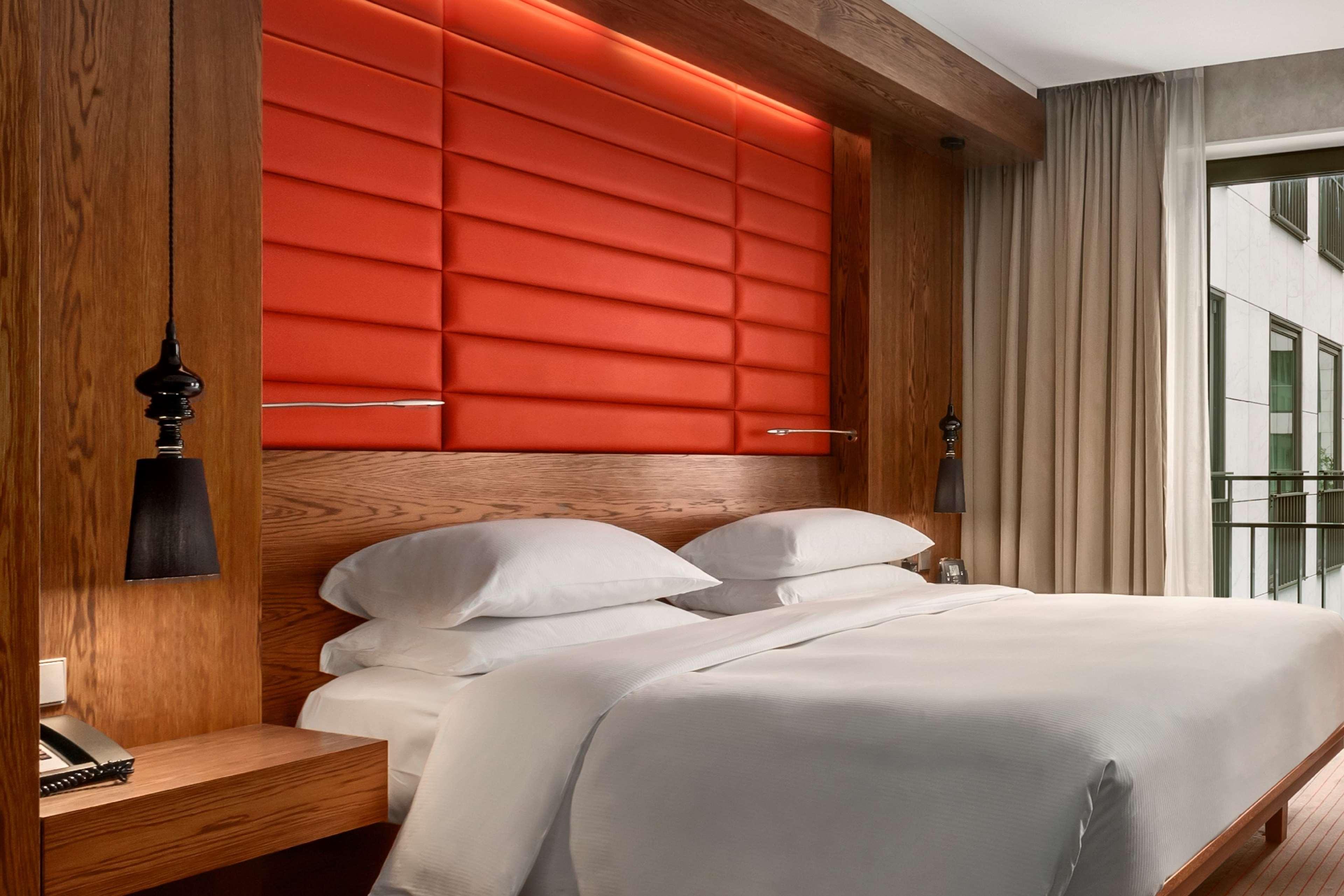 Double Deluxe King Bed