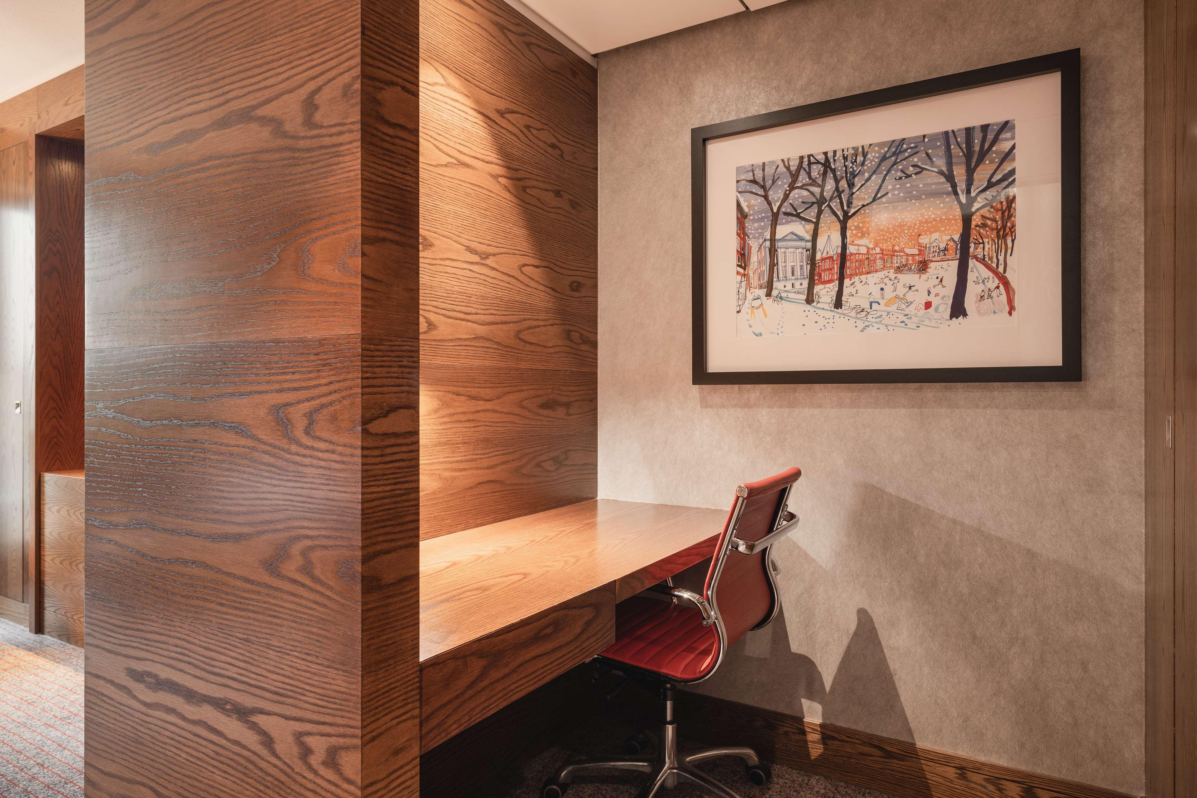 Studio Executive King Bed