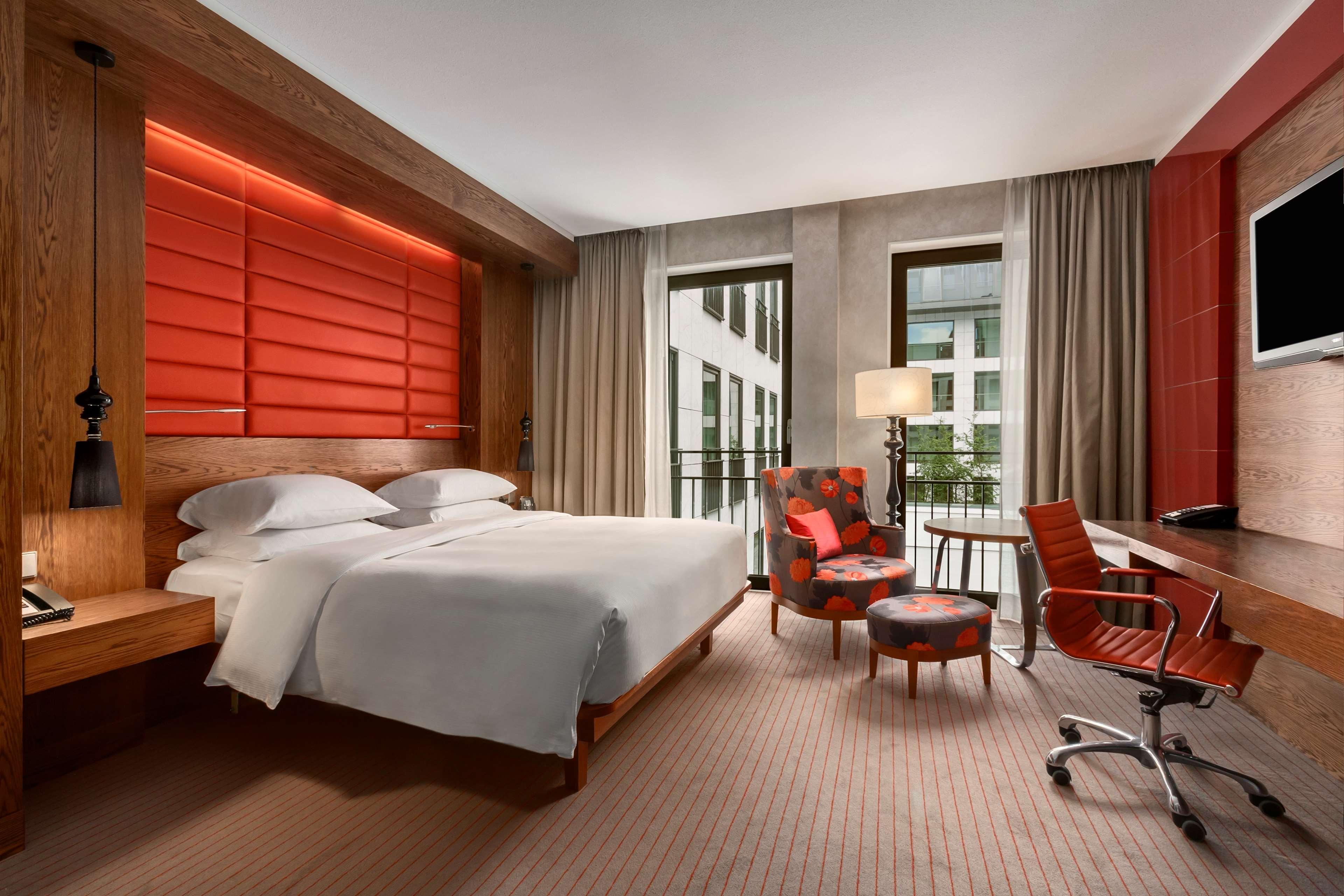 Double Deluxe King Bed