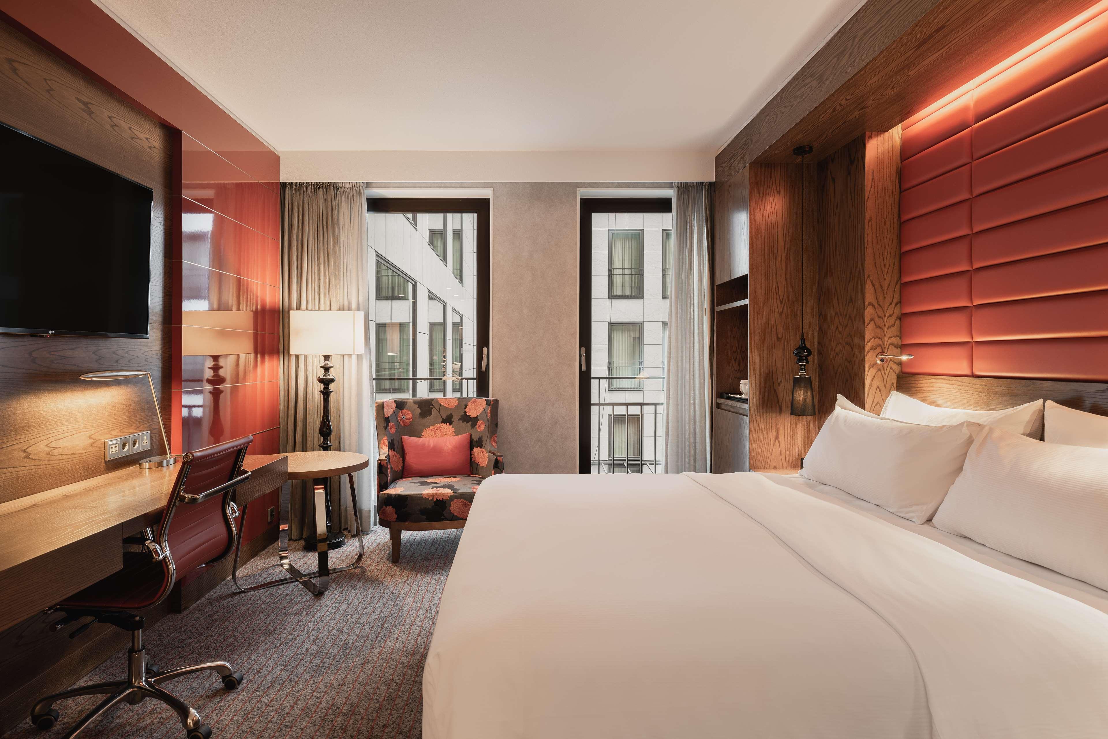 Double Deluxe King Bed