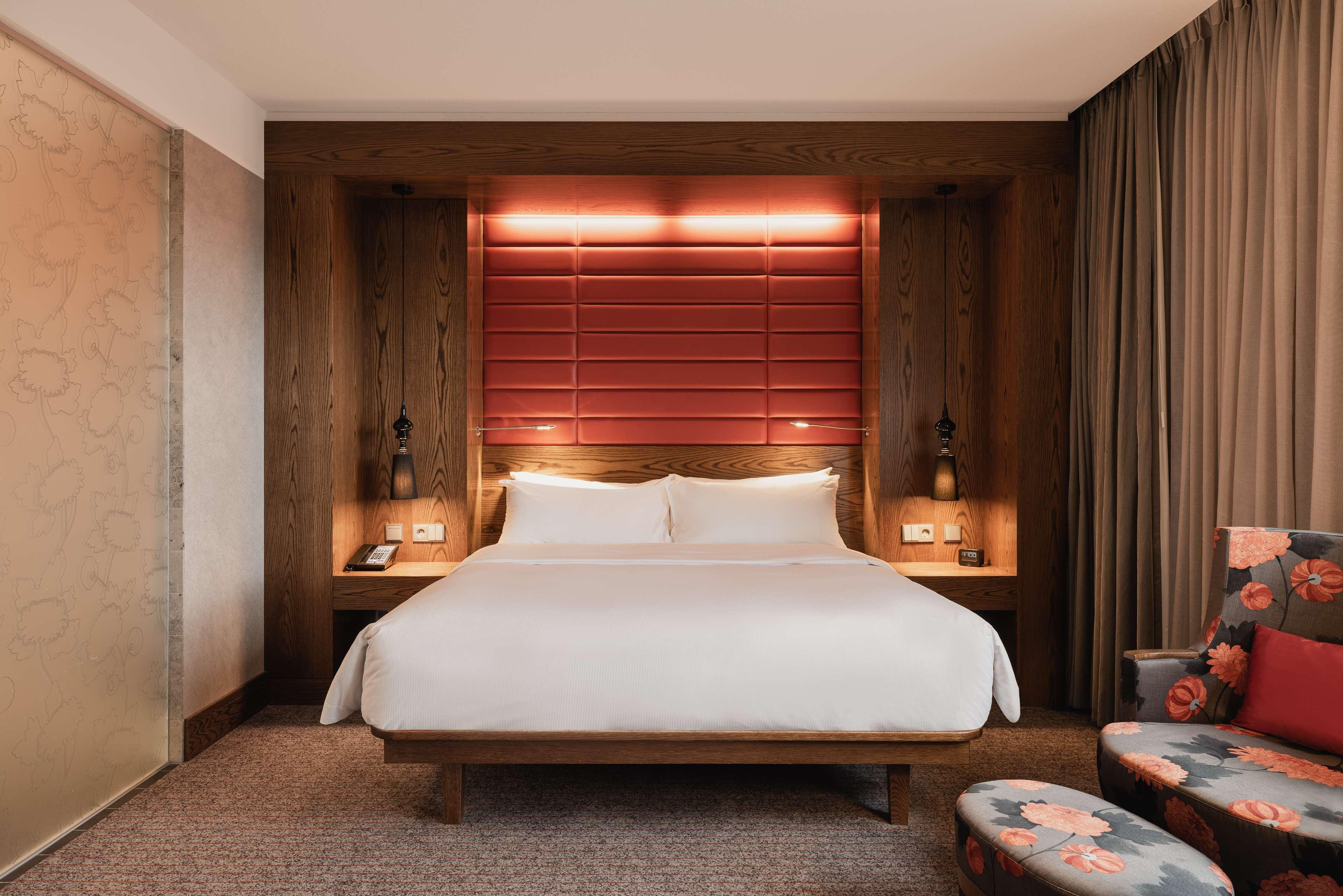 Studio Executive King Bed