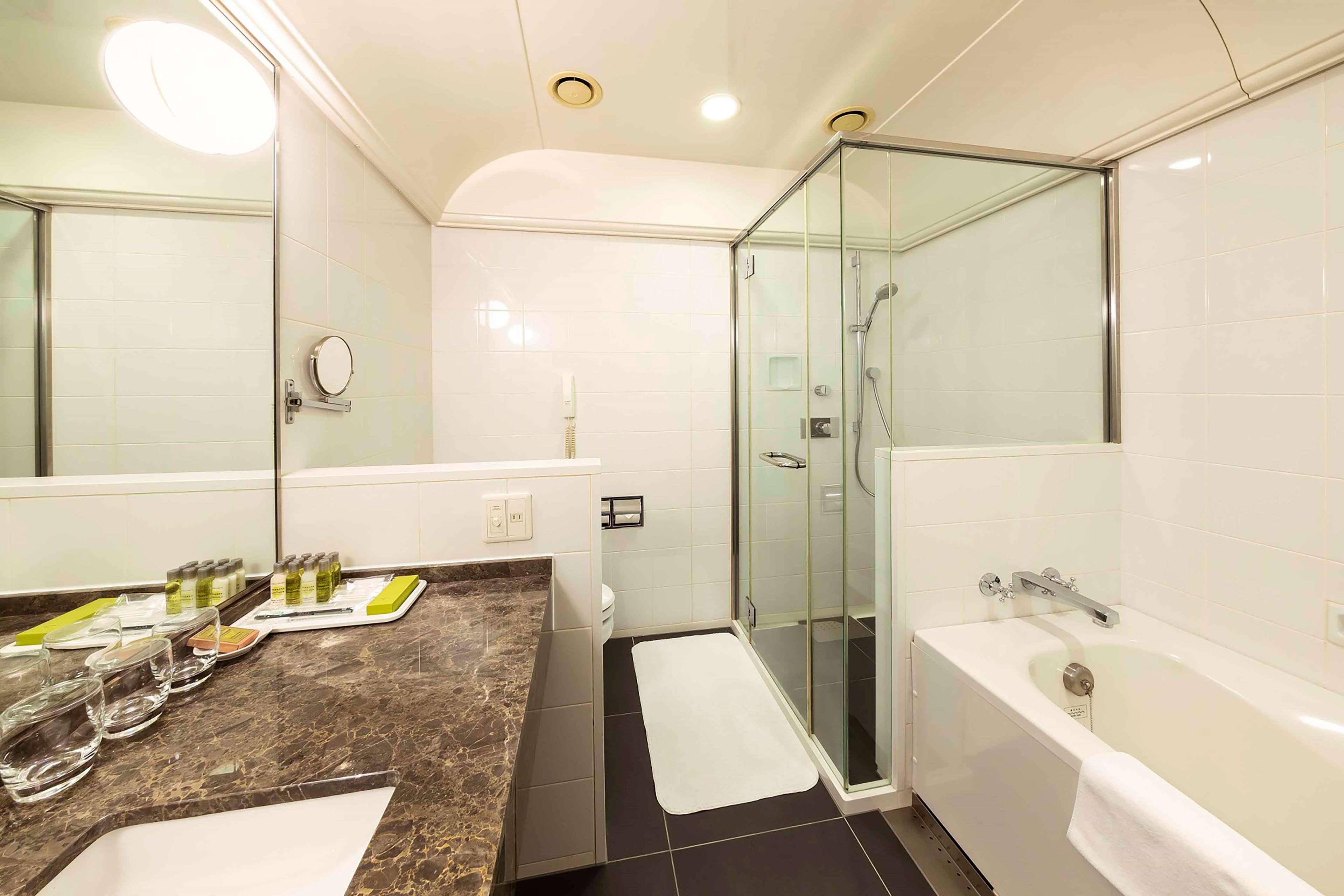 Triple Deluxe Premium