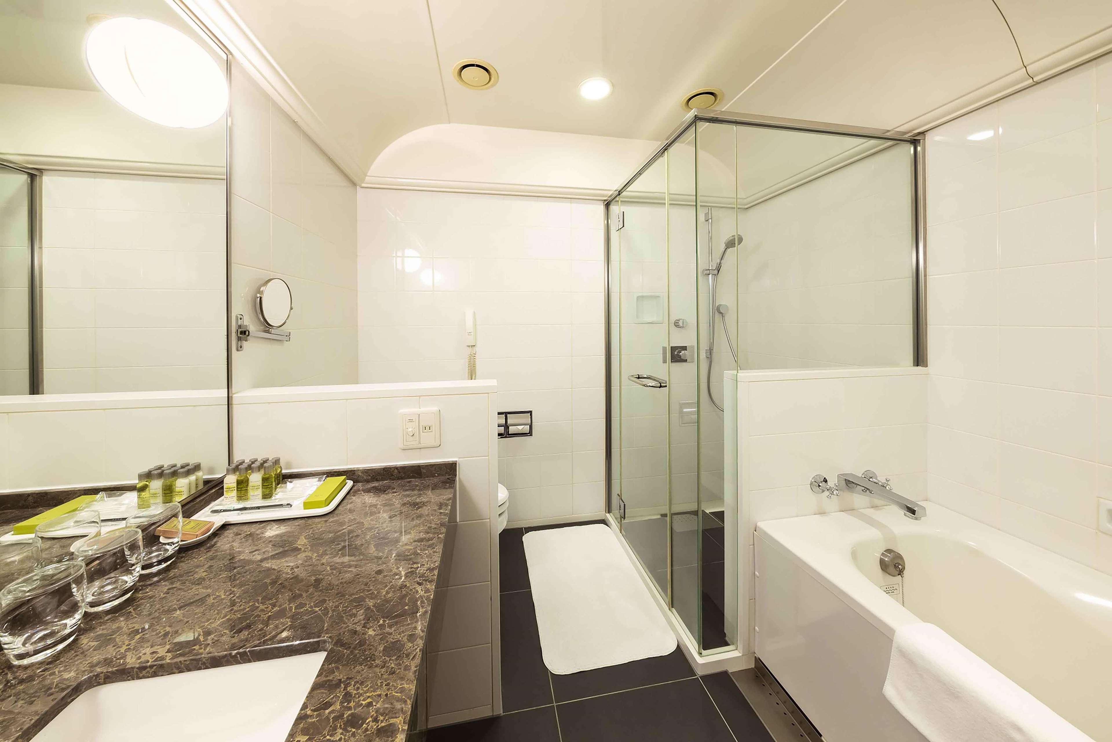 Triple Deluxe Premium