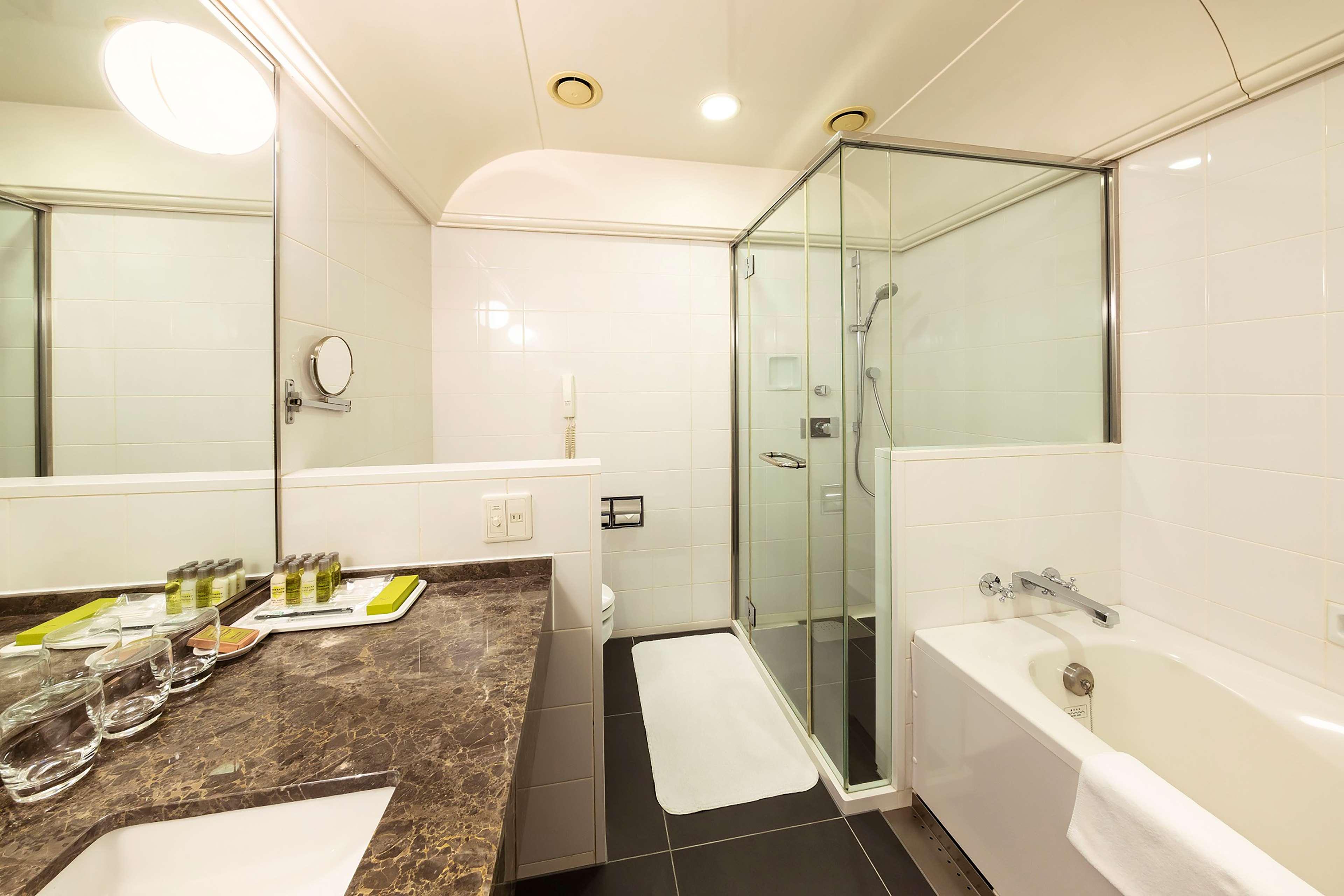 Triple Deluxe Premium