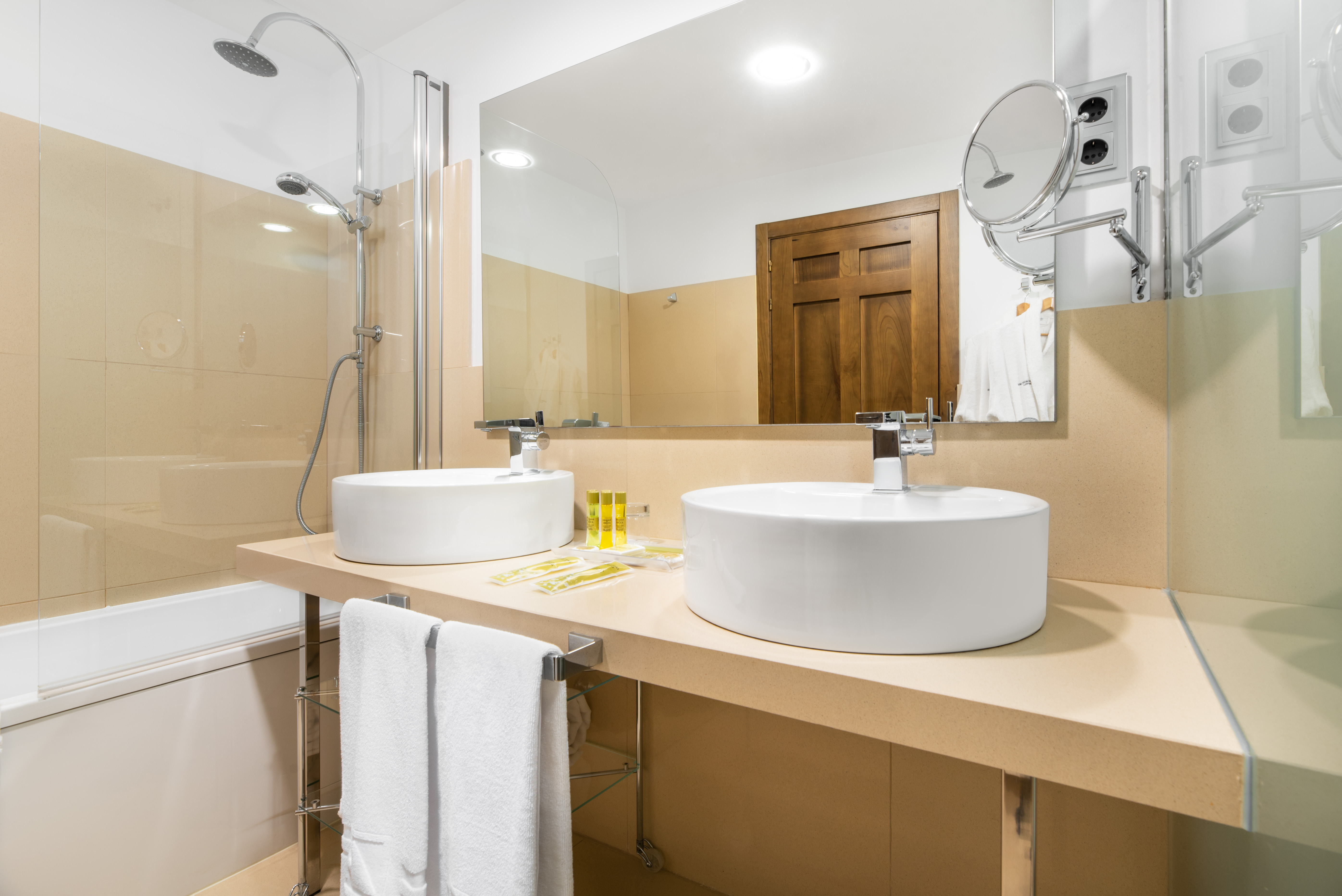 Double or Twin Deluxe