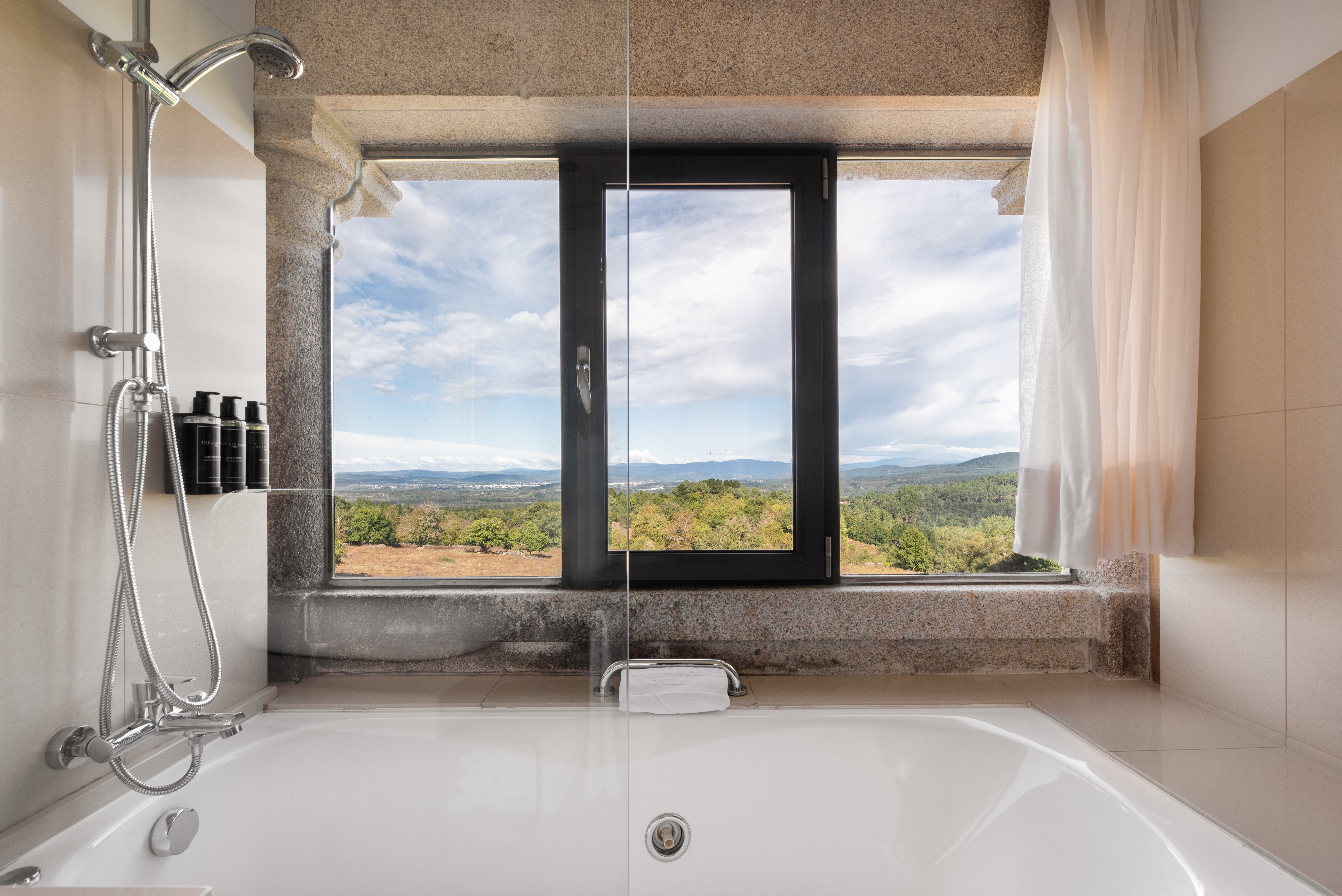 Double or Twin Deluxe