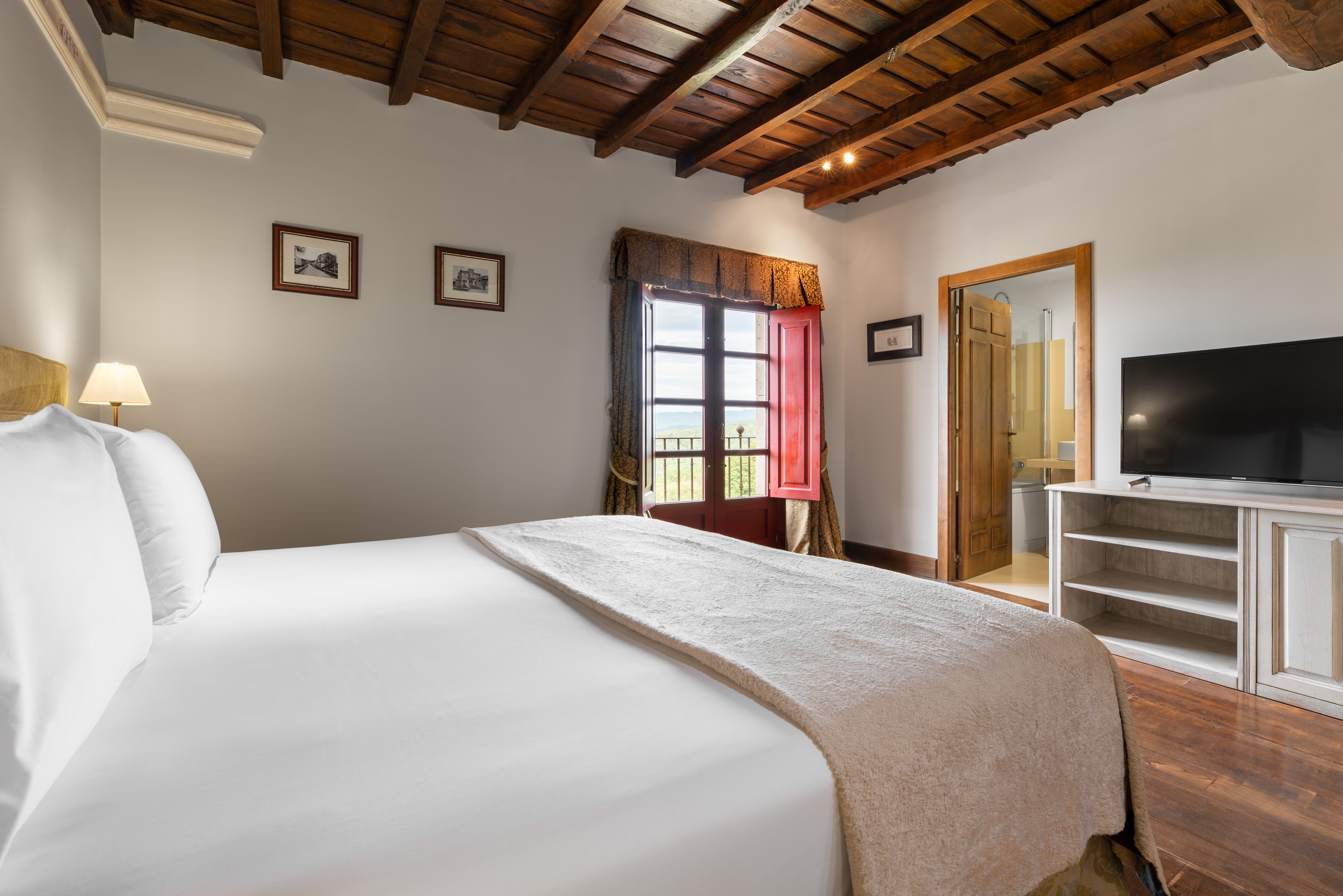 Double or Twin Deluxe