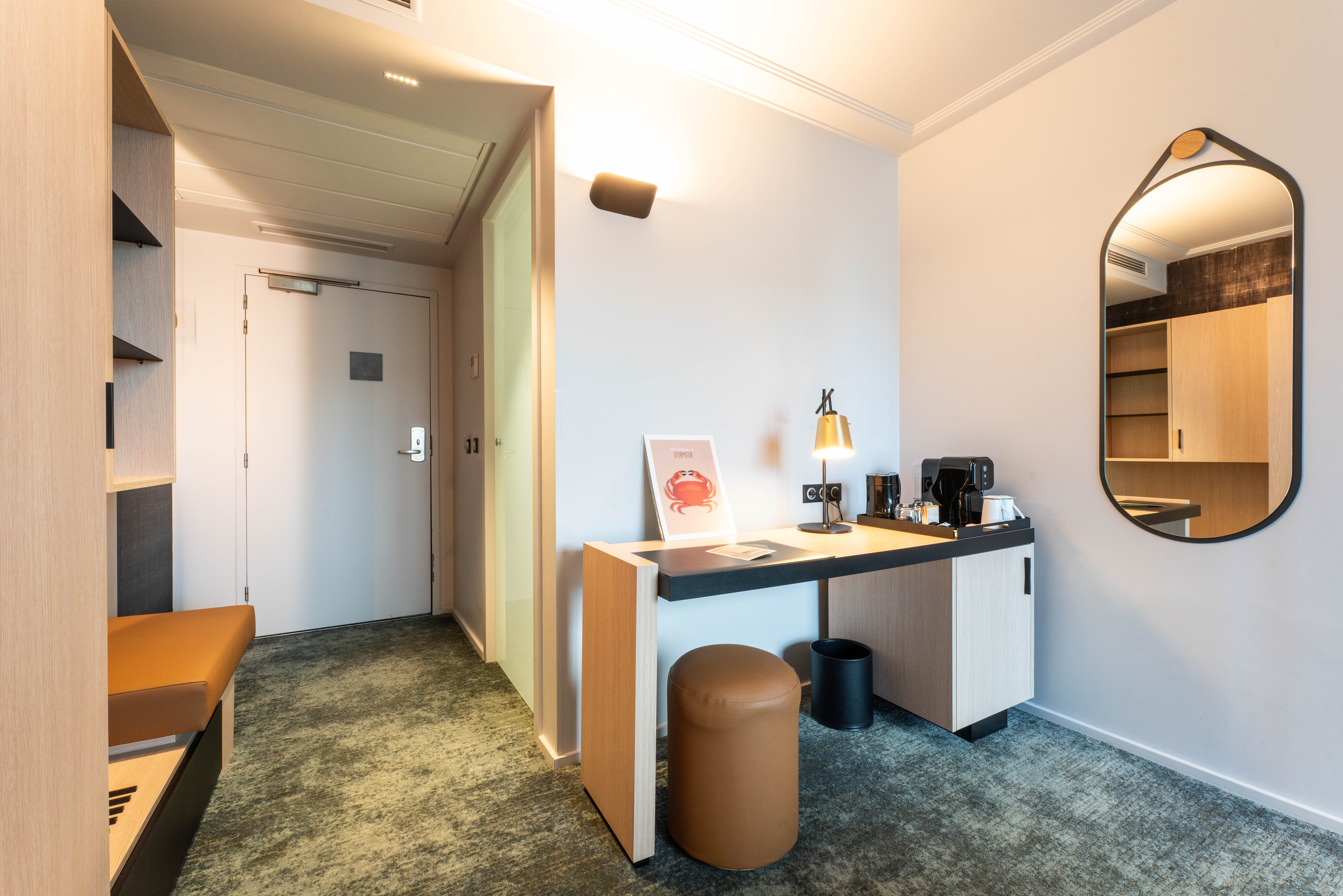 Double Executive Queen Bed