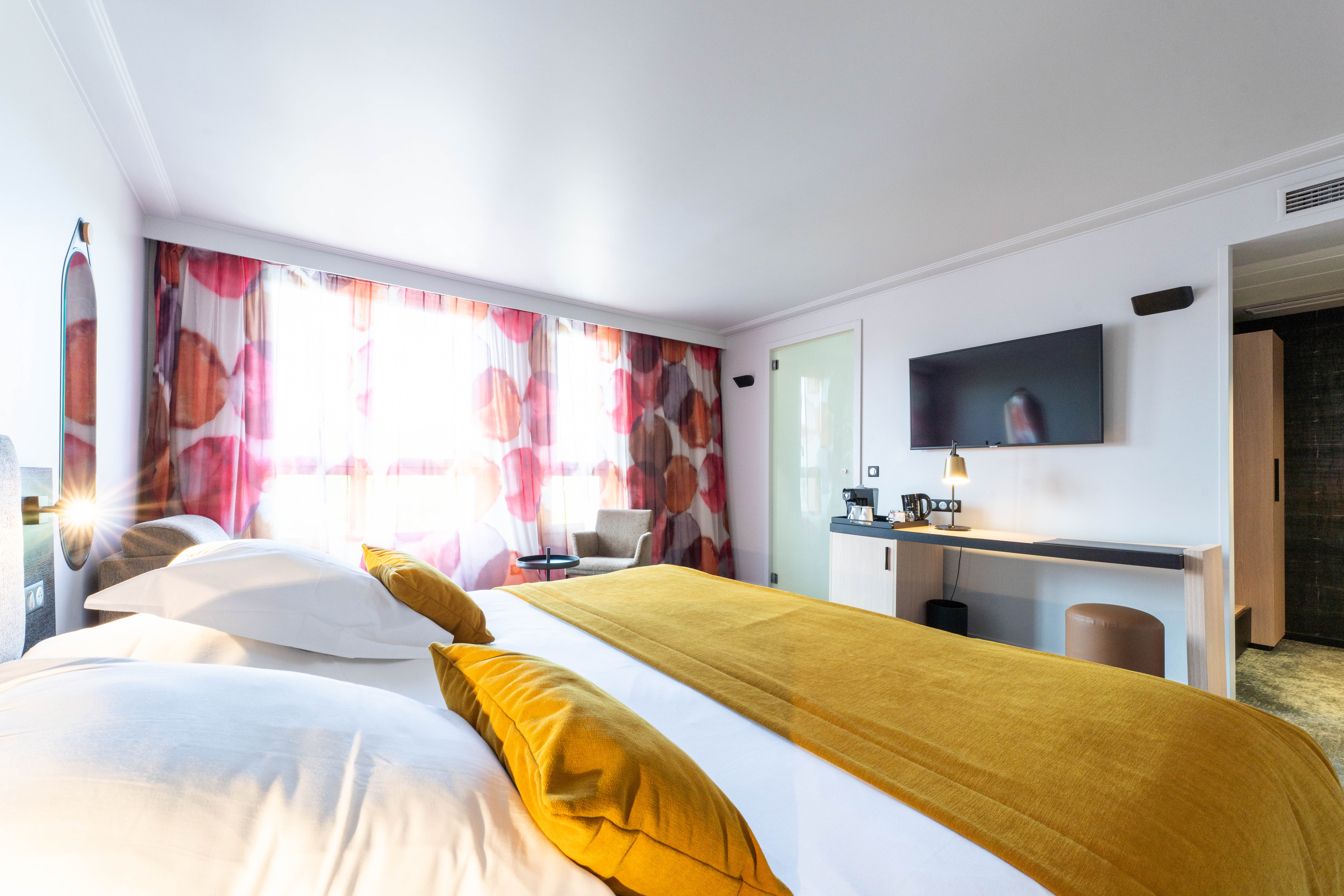 Double Executive Queen Bed