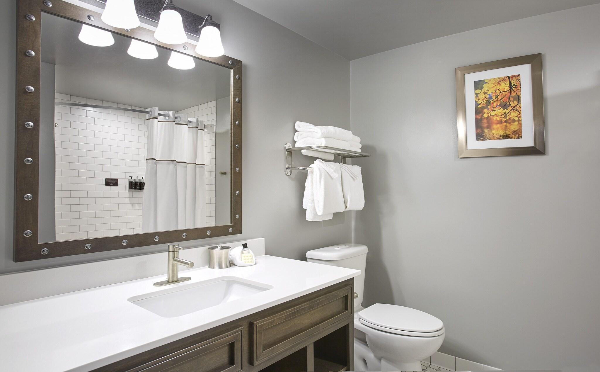 Quadruple Deluxe Two Queen Beds