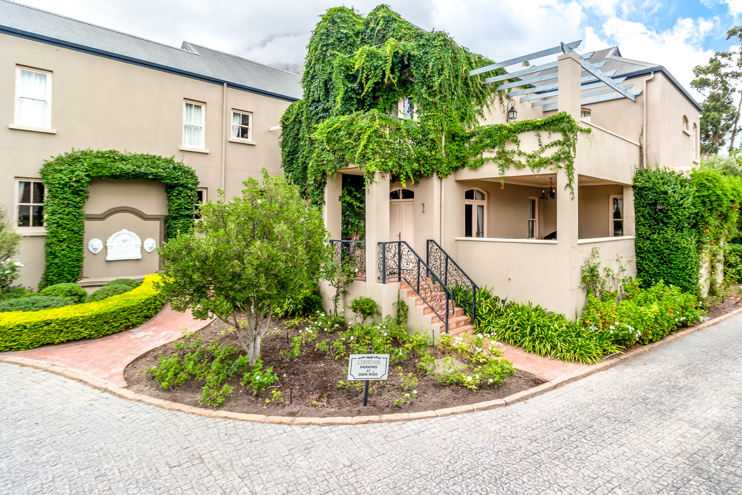 Villa Two Bedrooms with Views