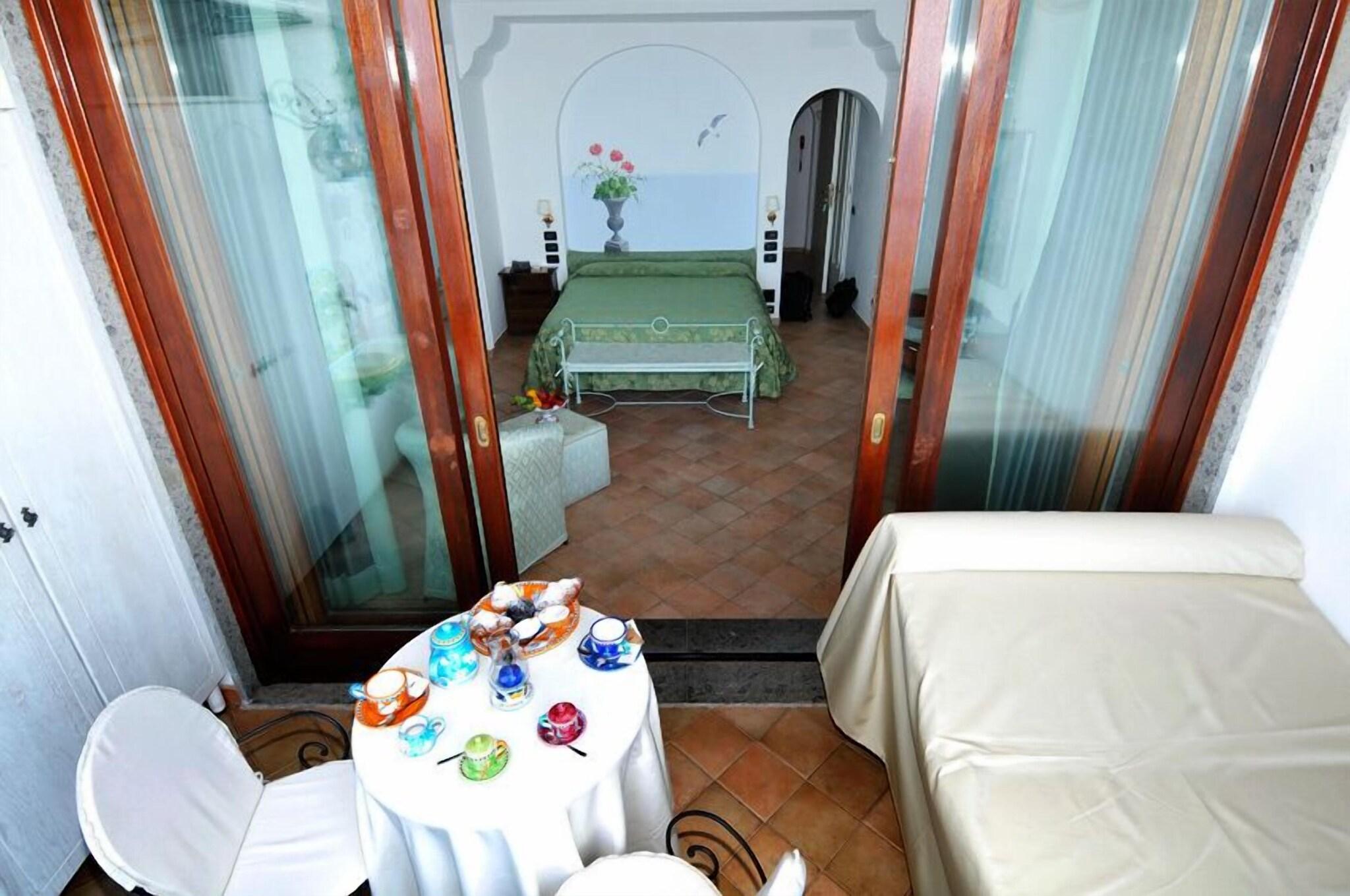 Double Deluxe Sea View