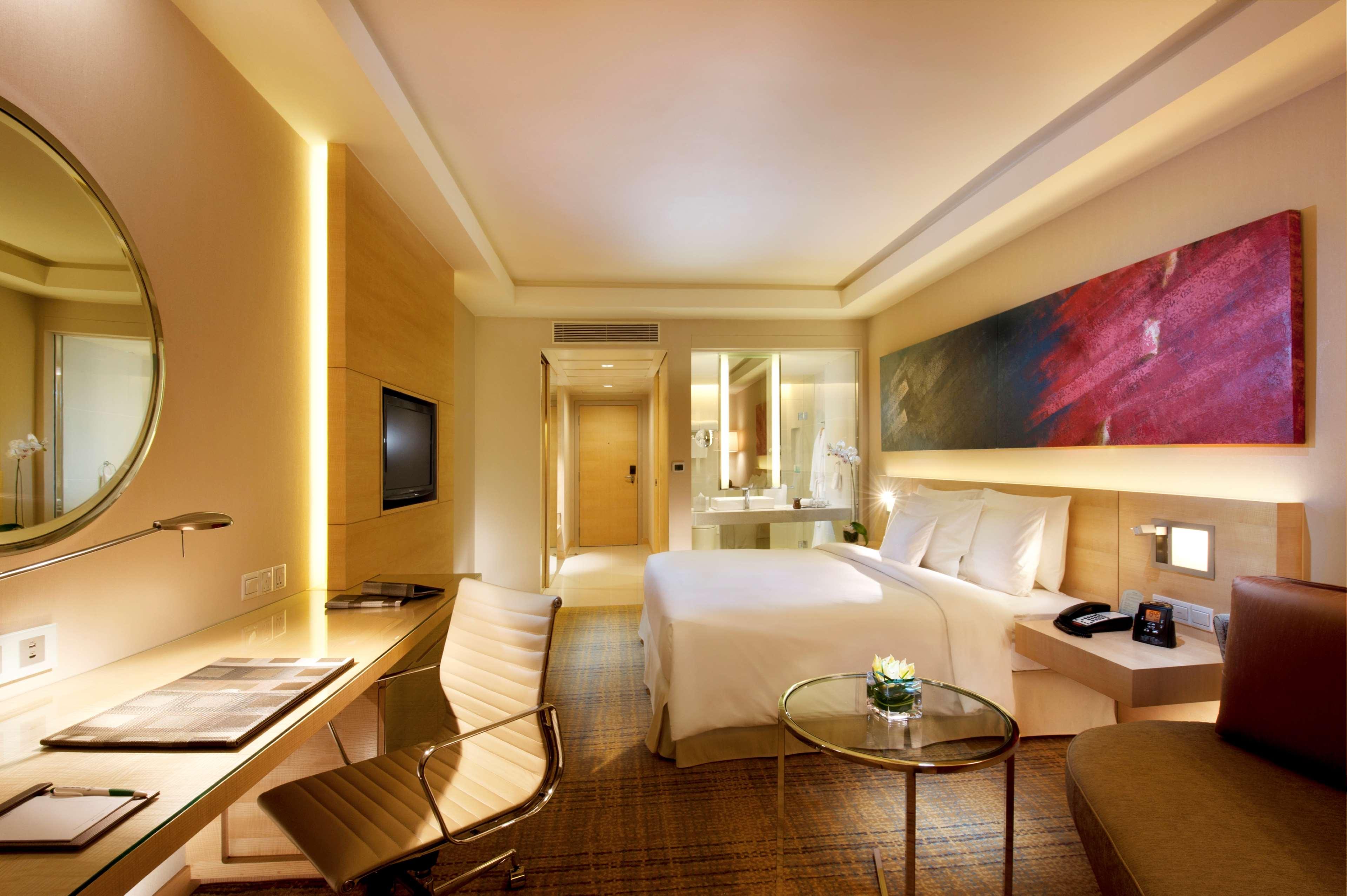 Room Deluxe King Bed