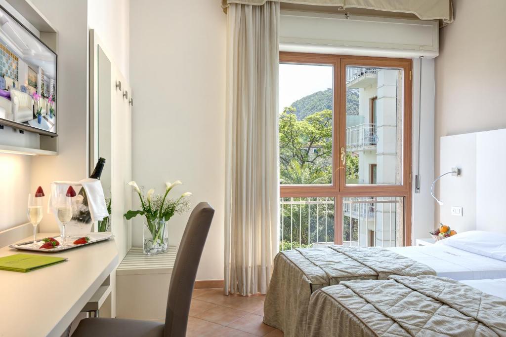 Double or Twin Standard