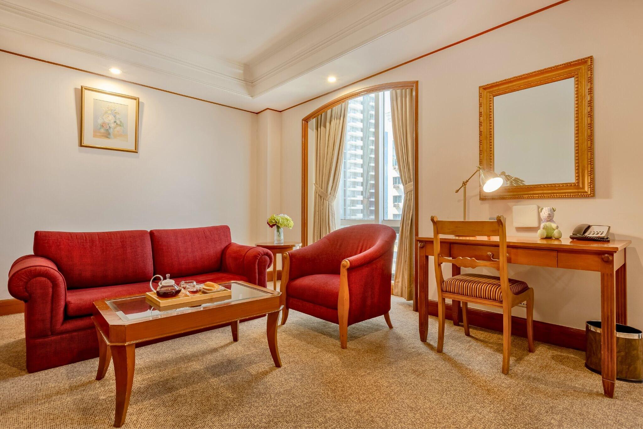 Junior Suite Queen Size Bed