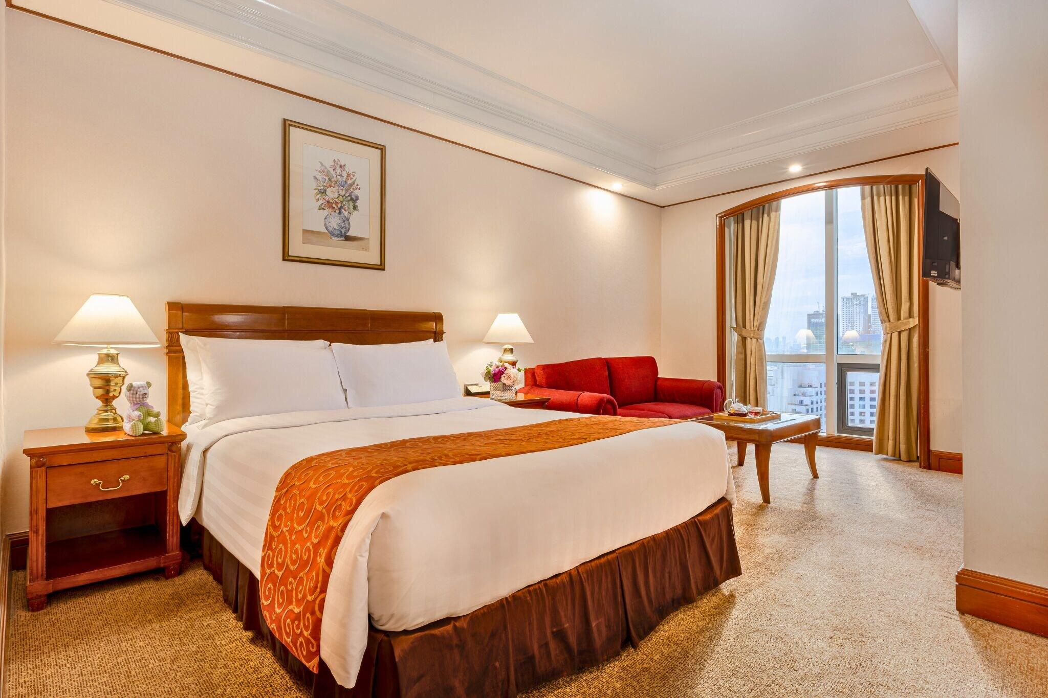 Junior Suite Queen Size Bed