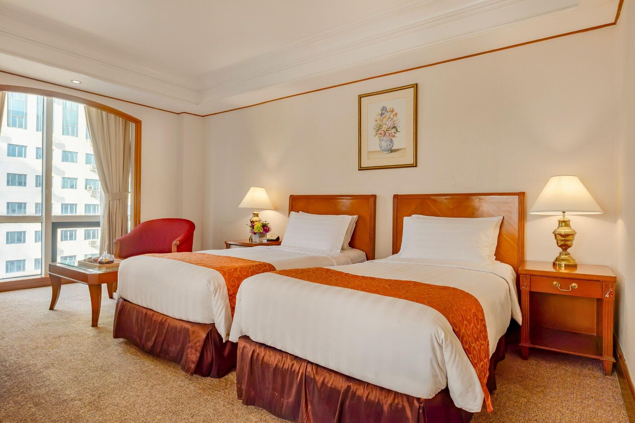 Junior Suite Queen Size Bed