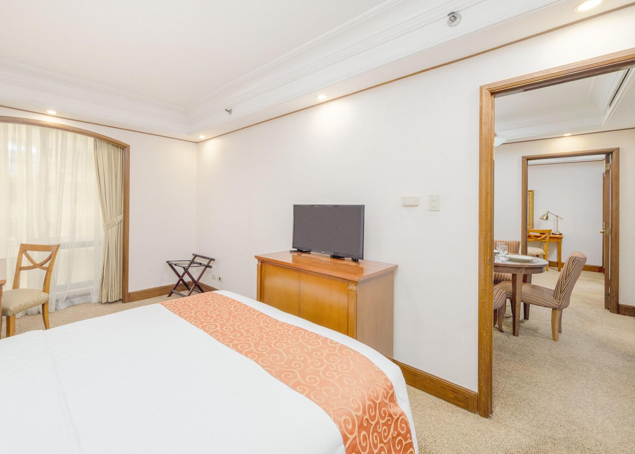 Double Premier Queen Bed