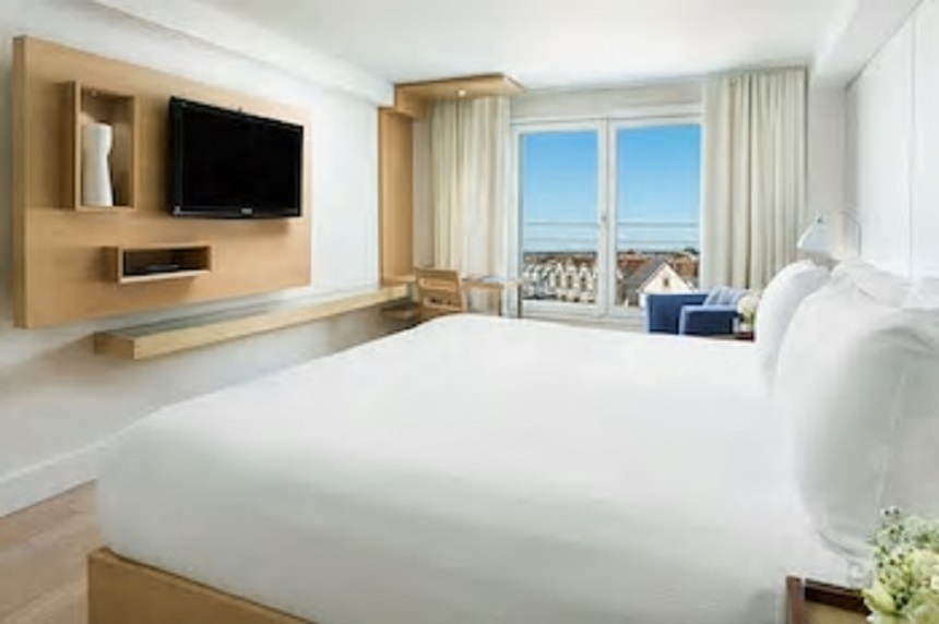 Double Deluxe King Bed