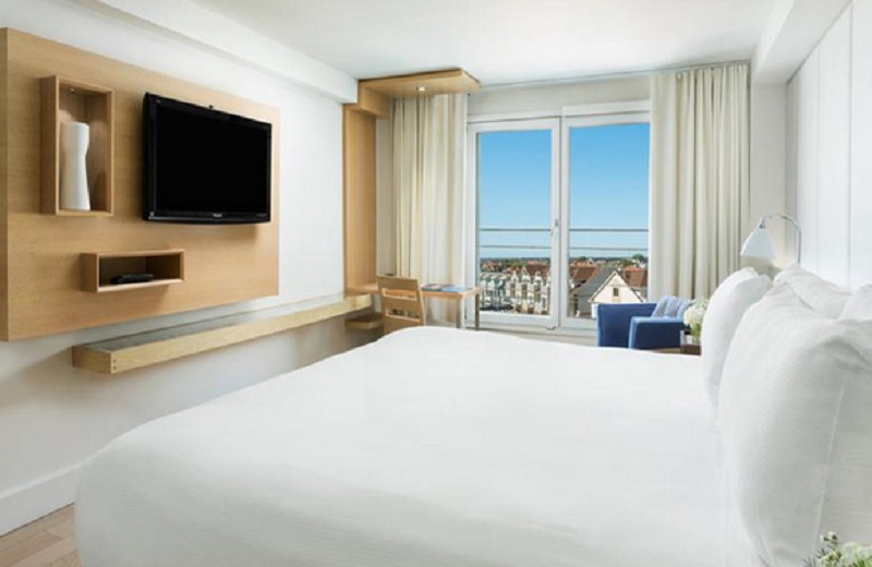 Junior Suite King Size Bed