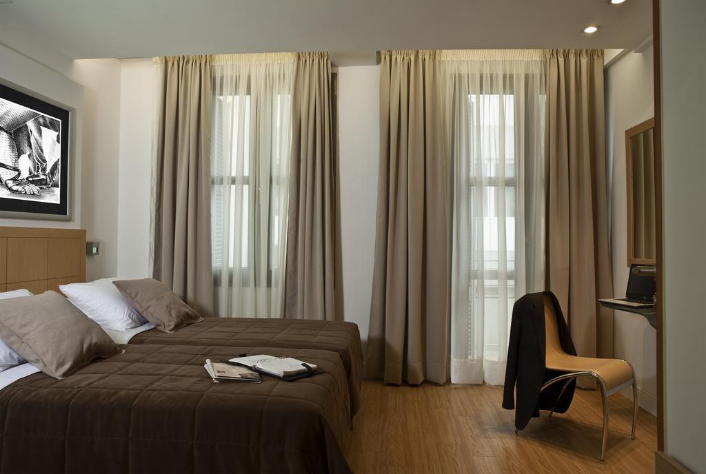 Double or Twin Standard