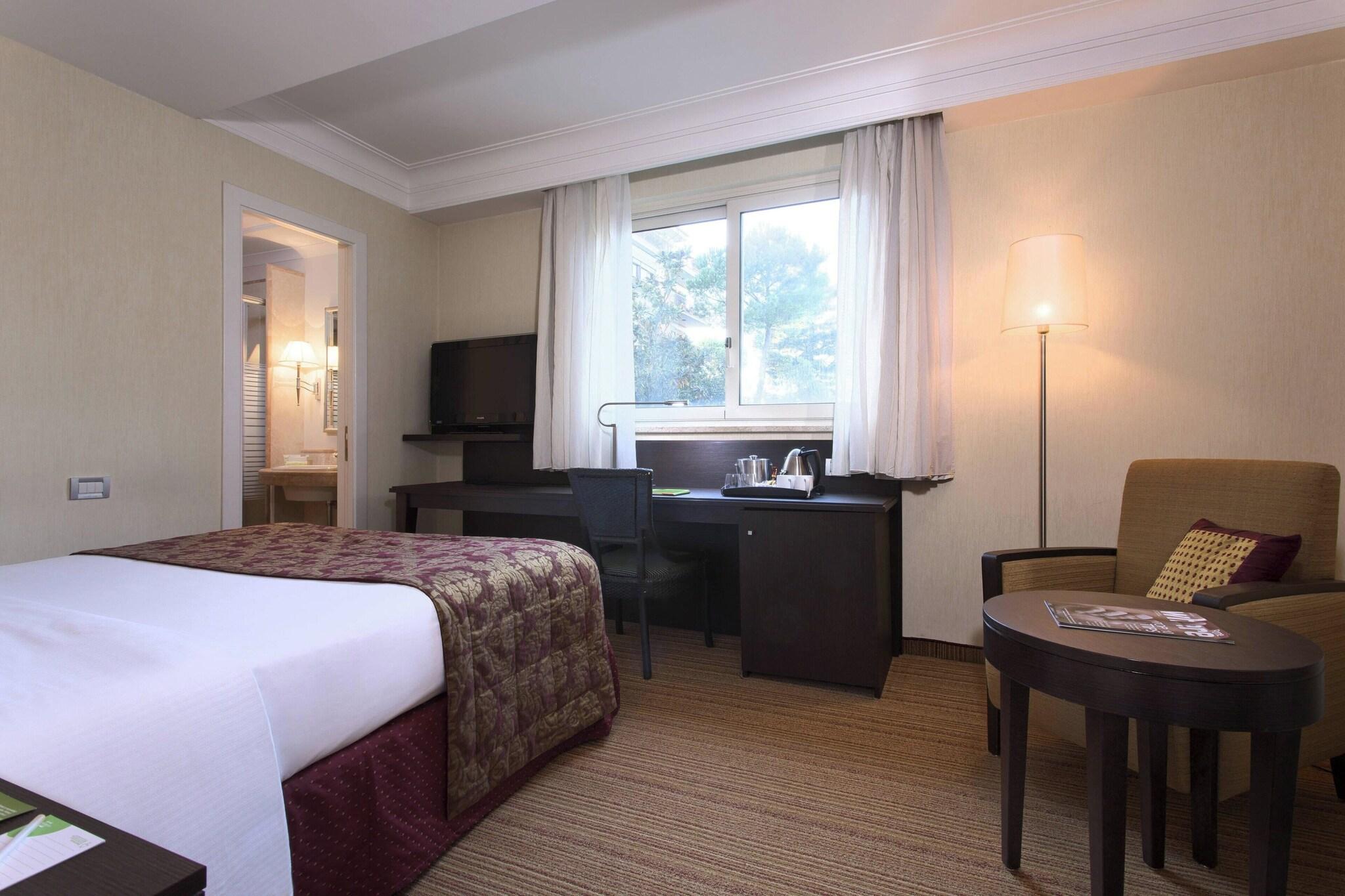 Double Queen Size Bed