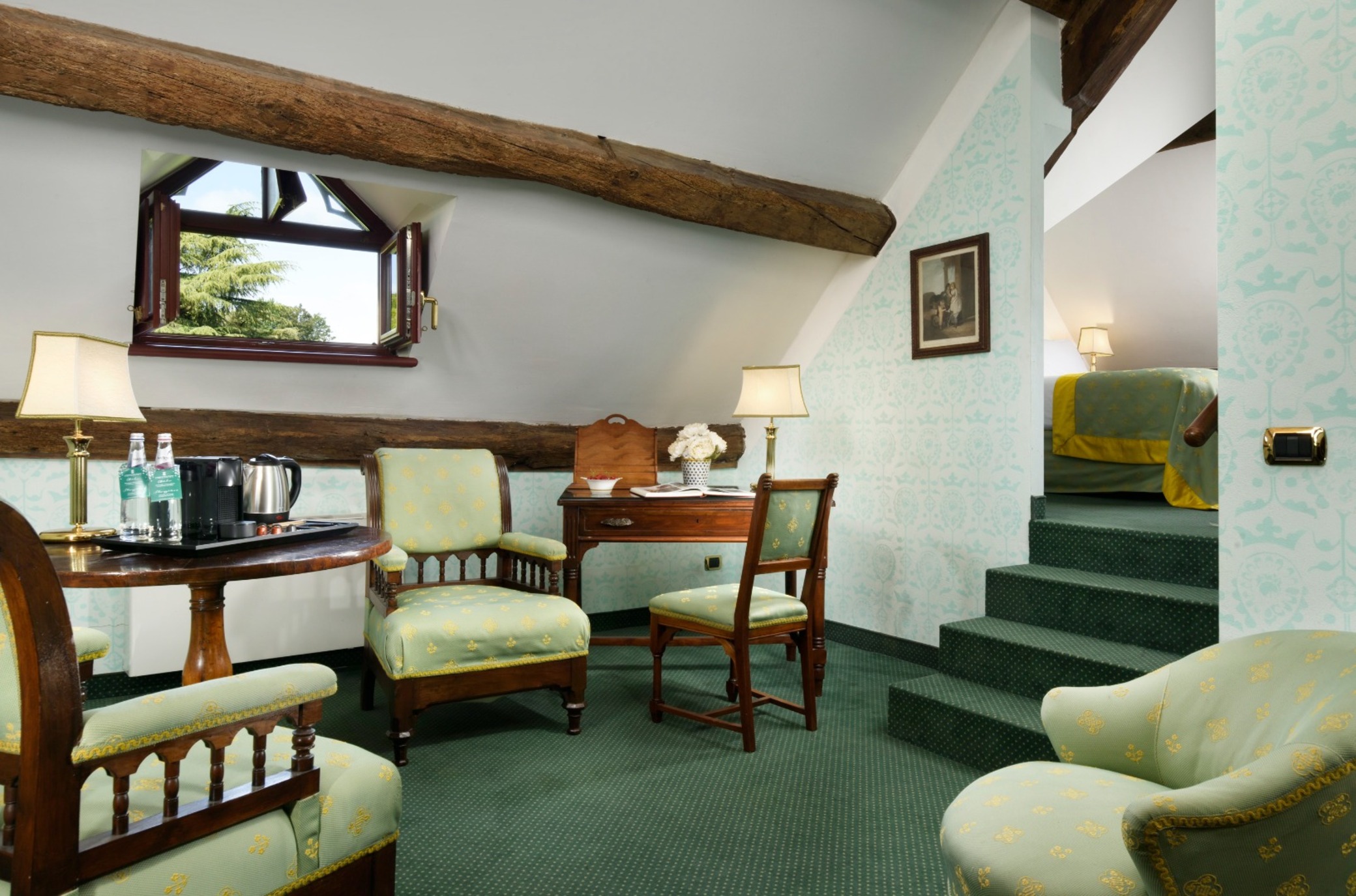 Double or Twin Superior Queen Bed