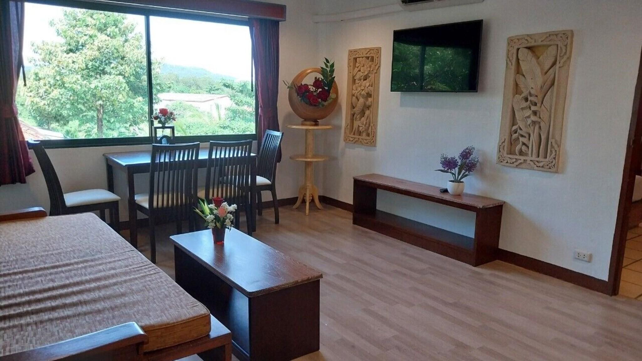 Family Room King Size Bed