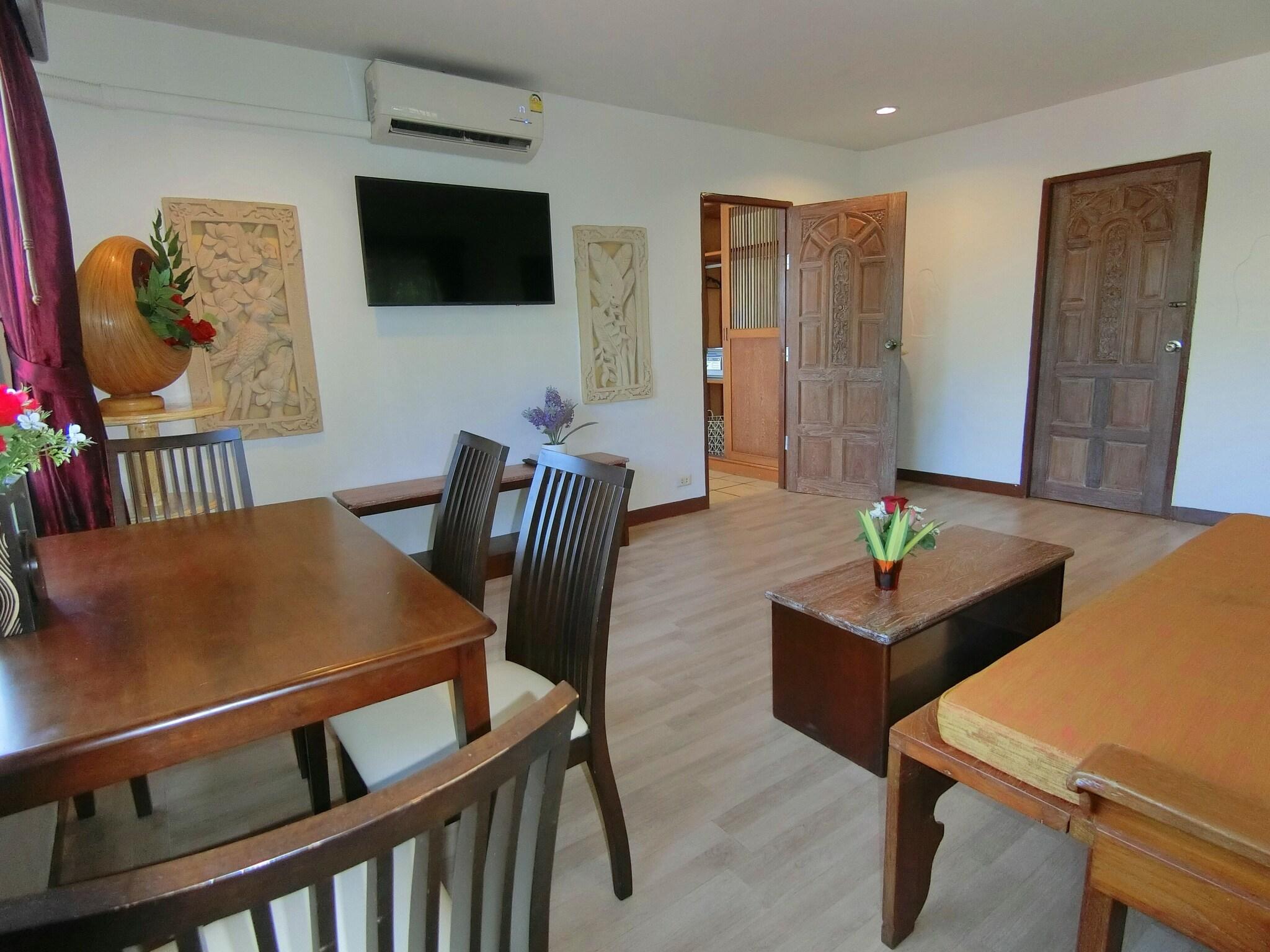 Family Room King Size Bed