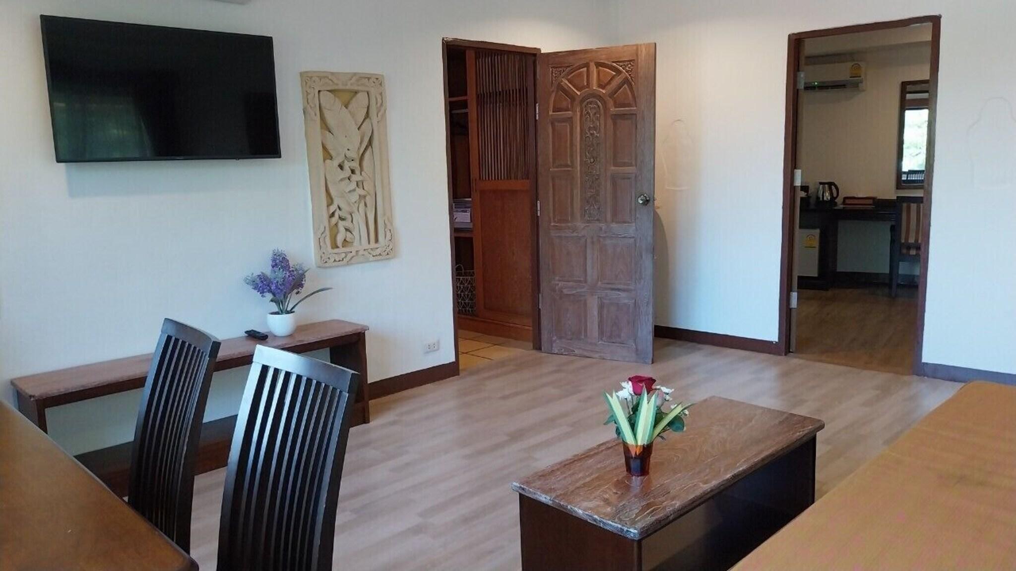 Family Room King Size Bed