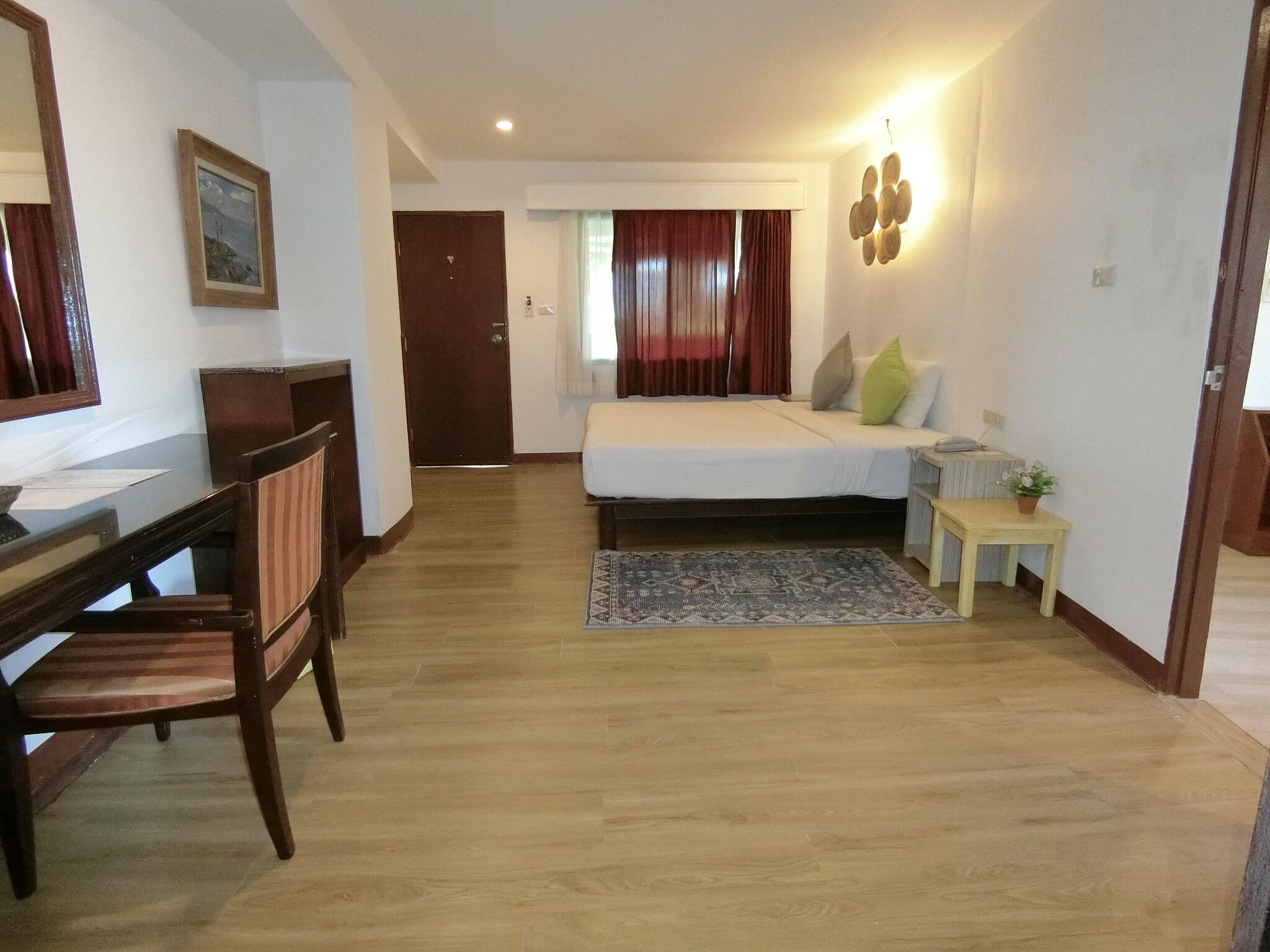 Family Room King Size Bed