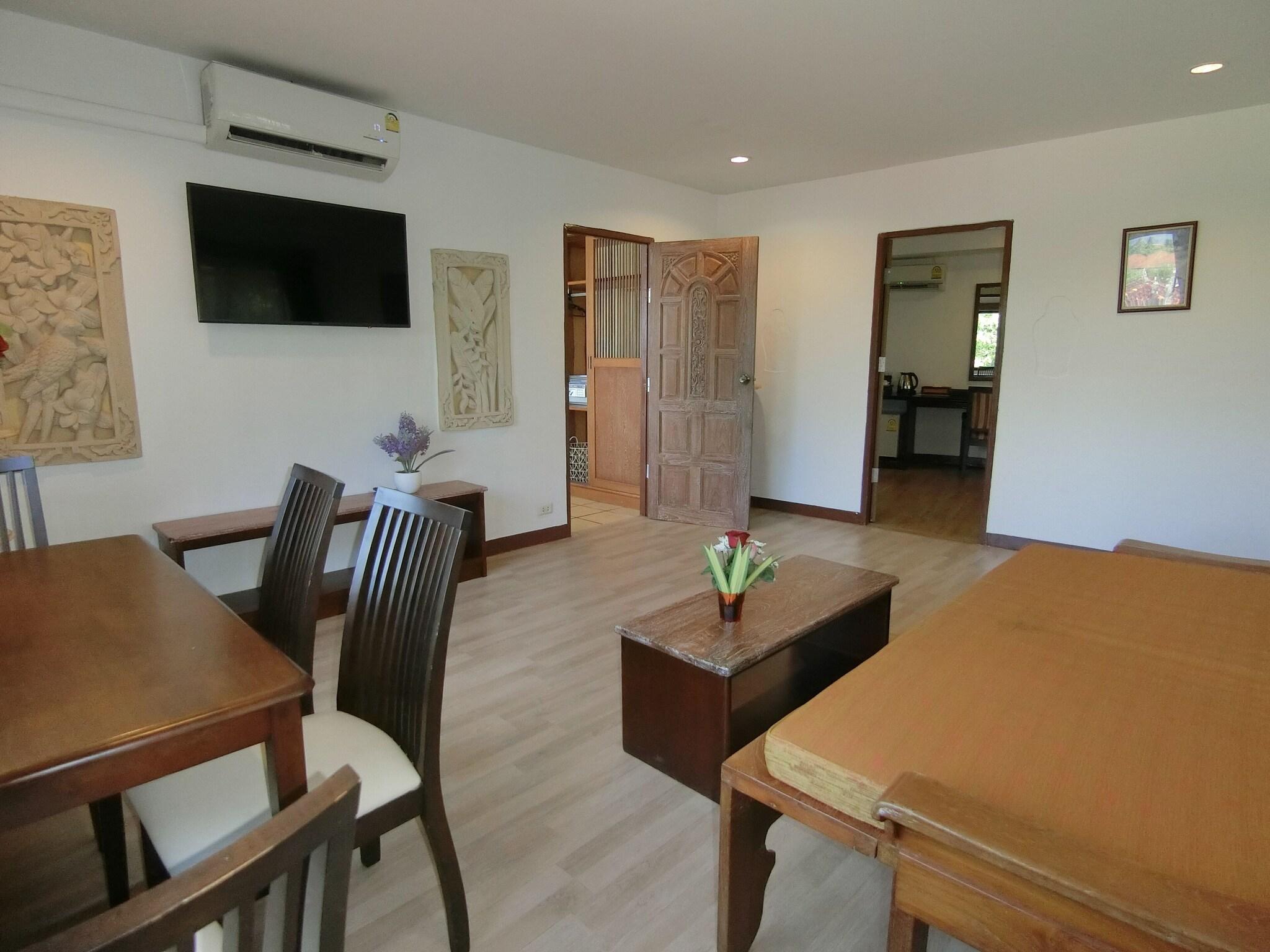 Family Room King Size Bed