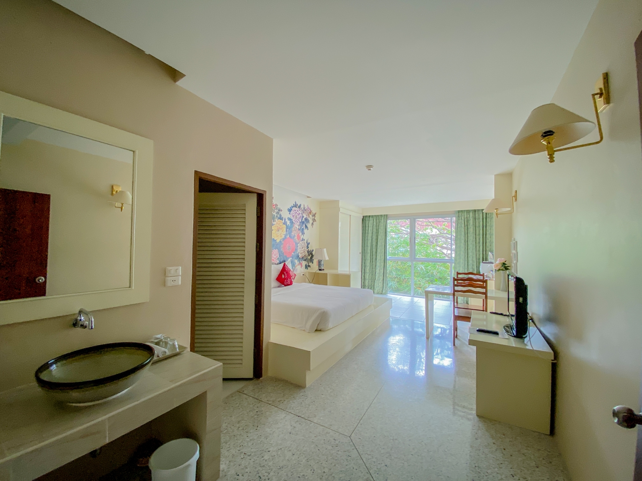 Double or Twin Deluxe