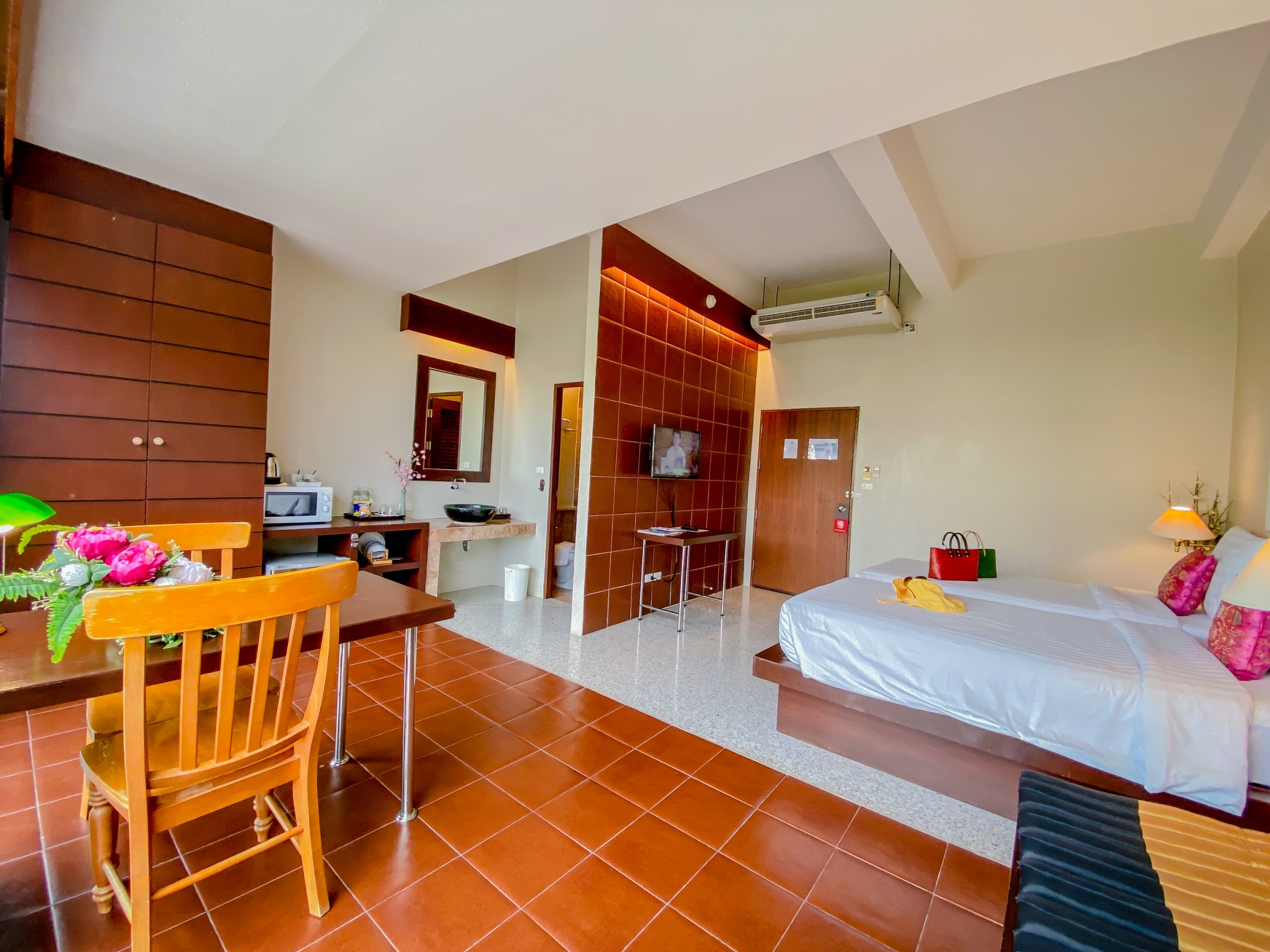 Double or Twin Deluxe