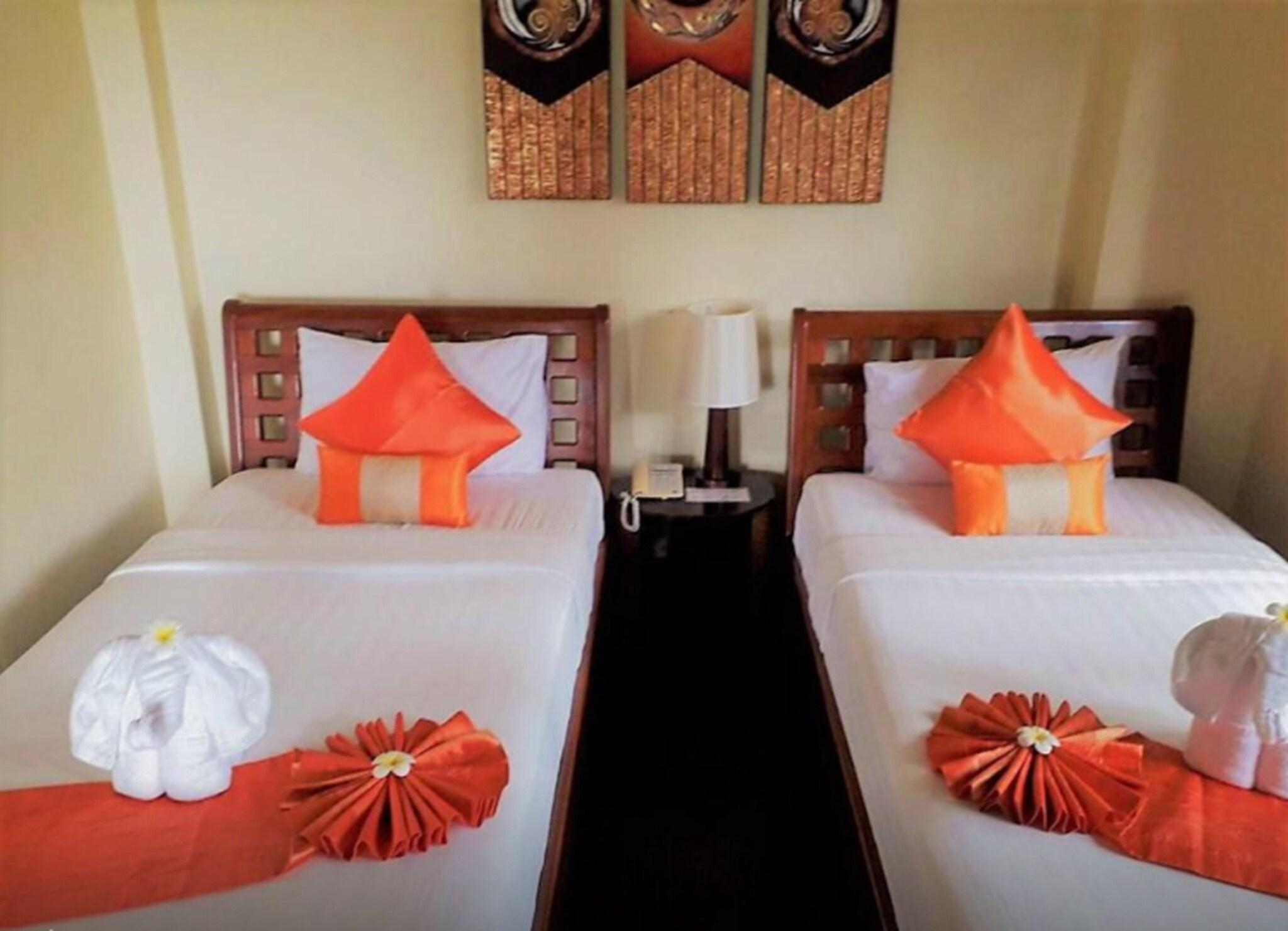 Twin Deluxe with Views