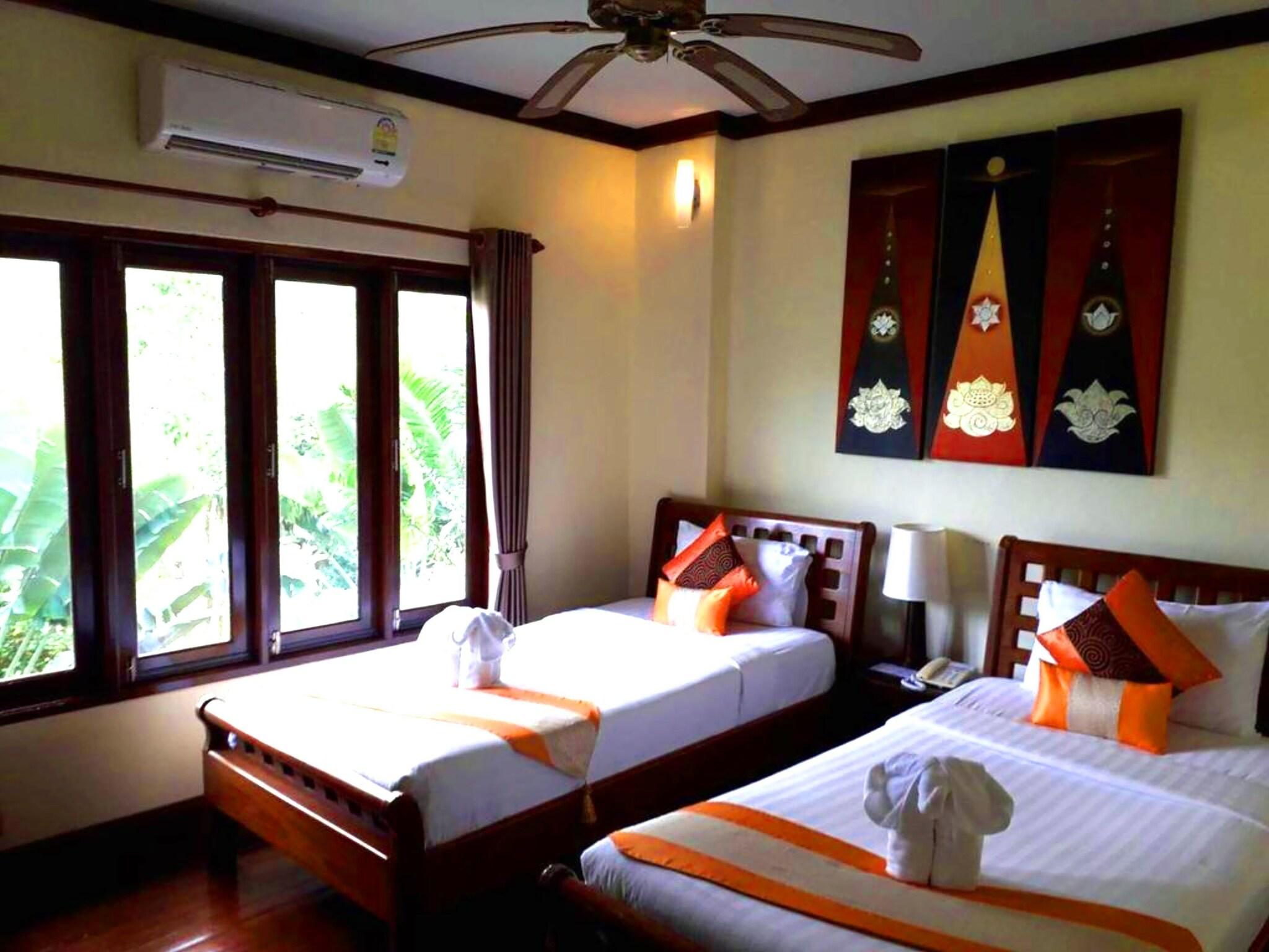 Twin Deluxe with Views