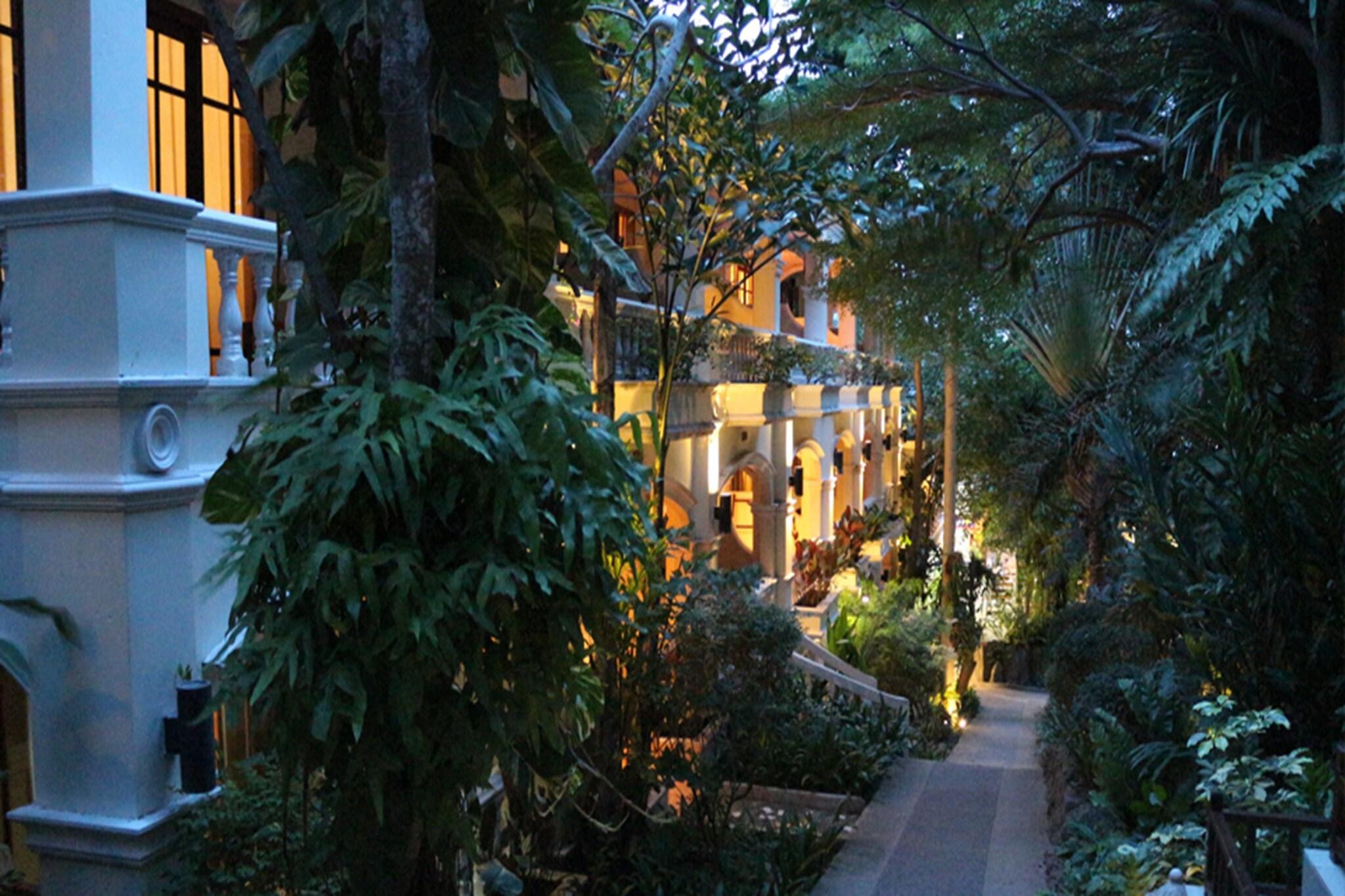 Twin Deluxe Garden View