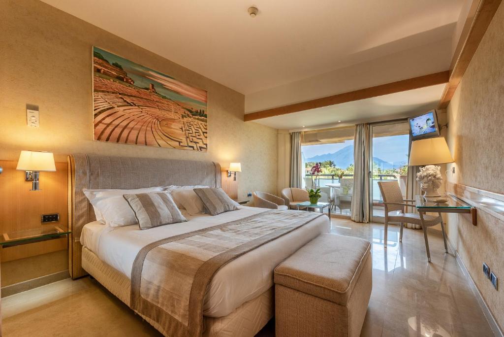 Double Deluxe Pool View