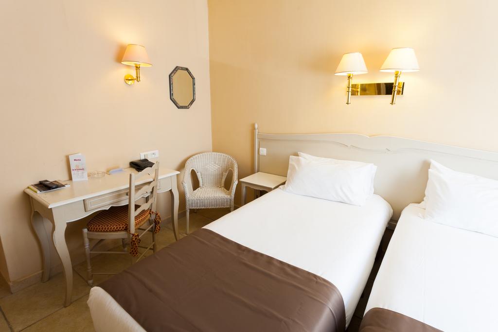 Double or Twin Standard