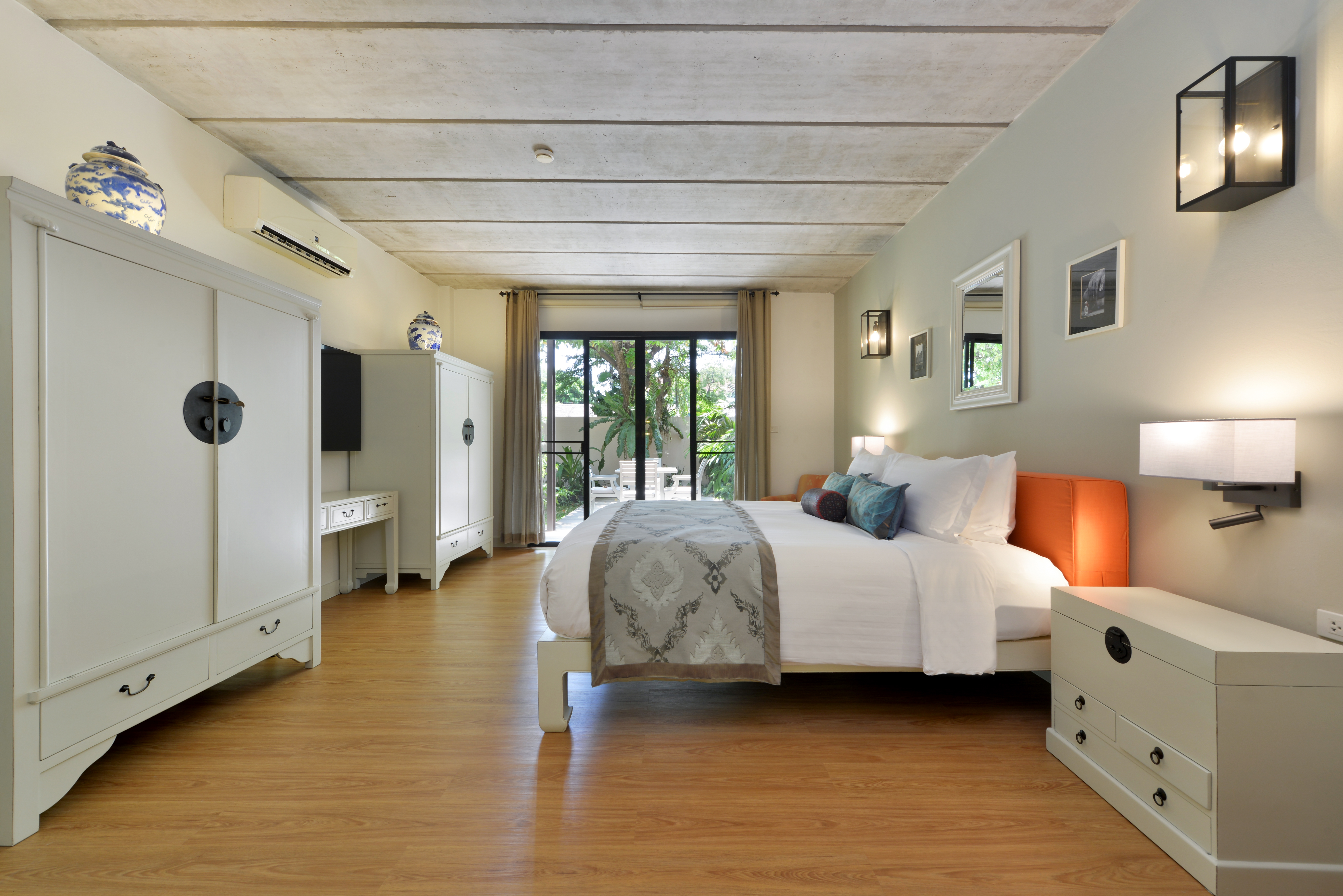 Family Room Luxury One Bedroom