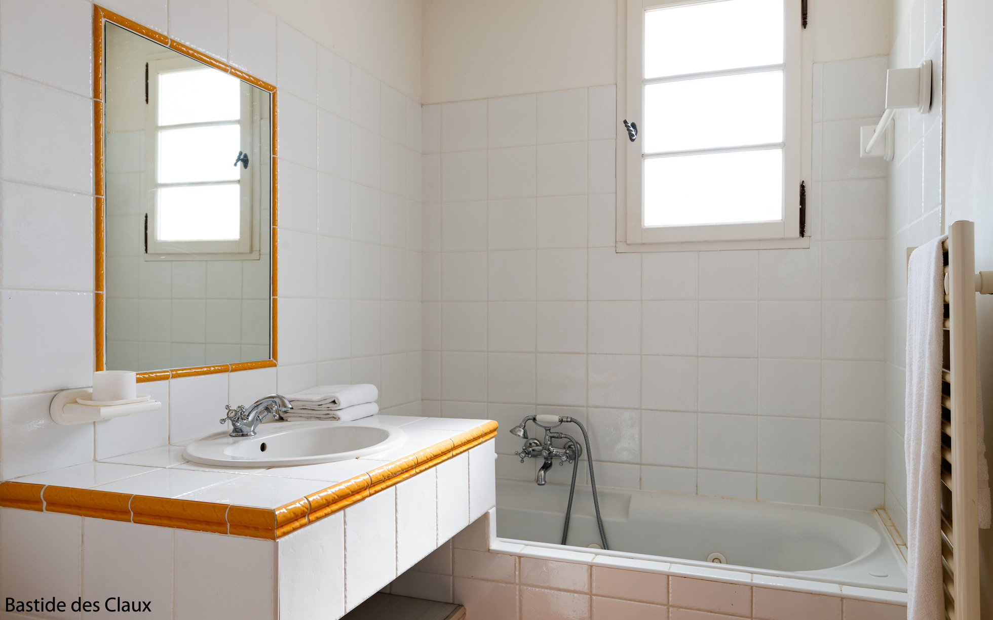 House Capacity 6 Two Bedrooms