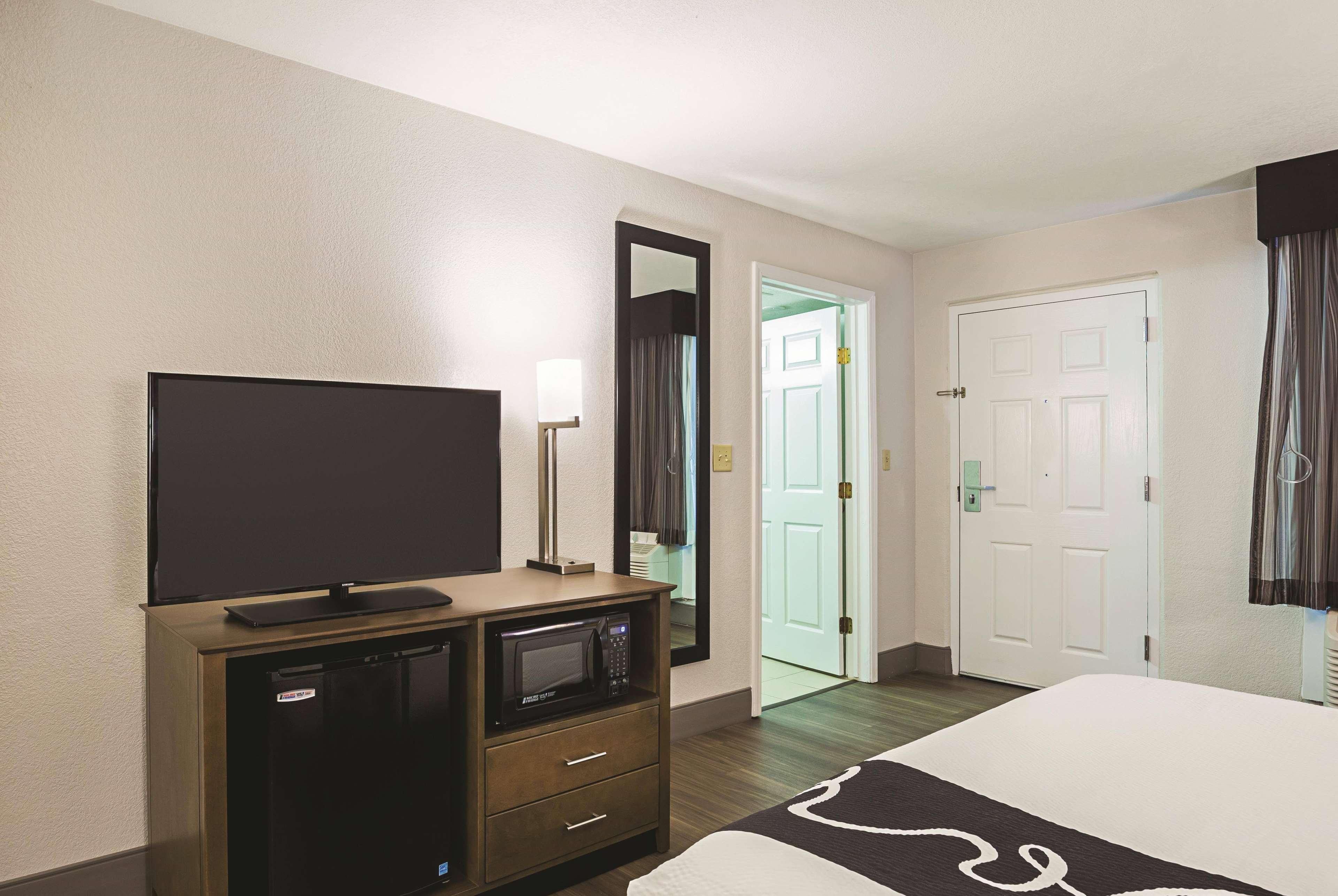 Room King Bed Non Smoking